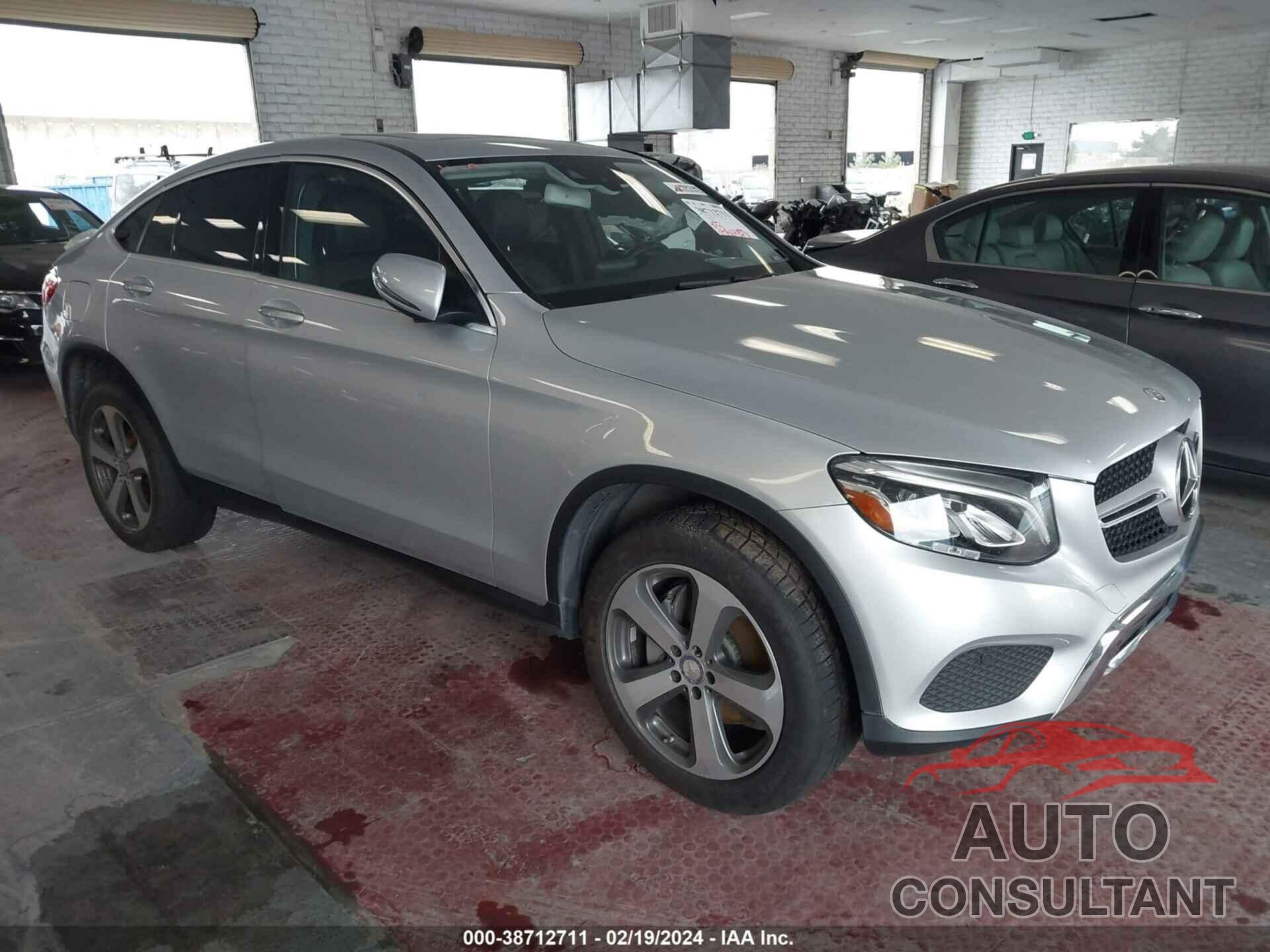 MERCEDES-BENZ GLC 300 COUPE 2017 - WDC0J4KB2HF166428