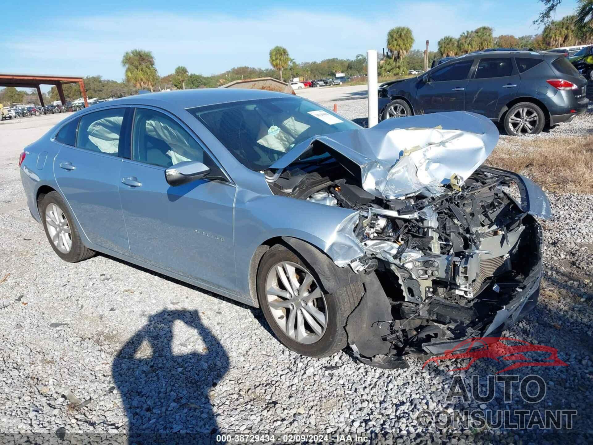 CHEVROLET MALIBU 2017 - 1G1ZE5ST2HF163912