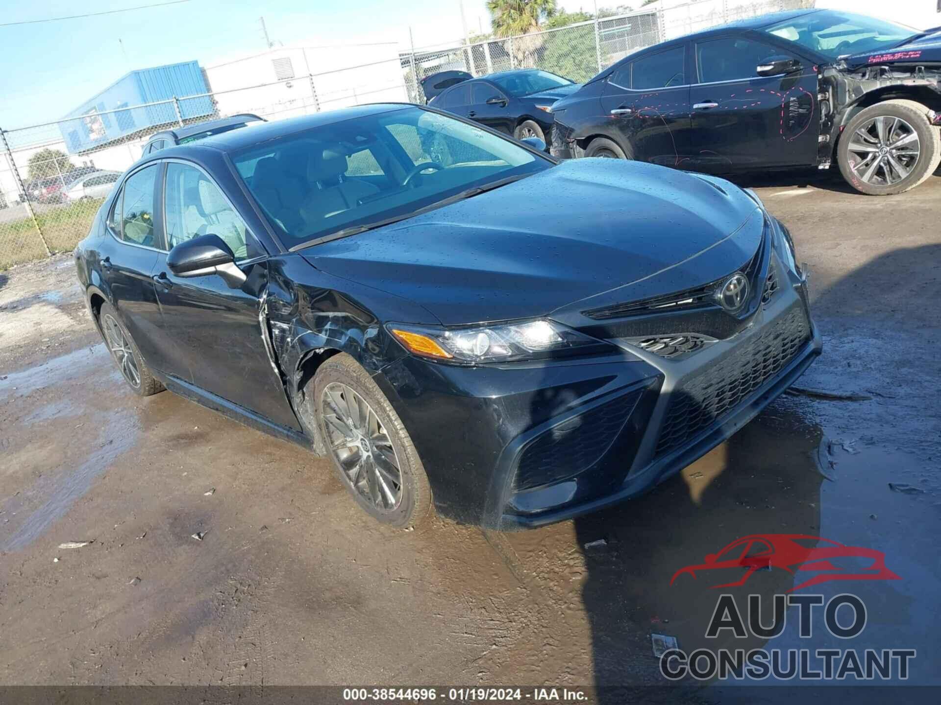 TOYOTA CAMRY 2021 - 4T1G11AK5MU429887