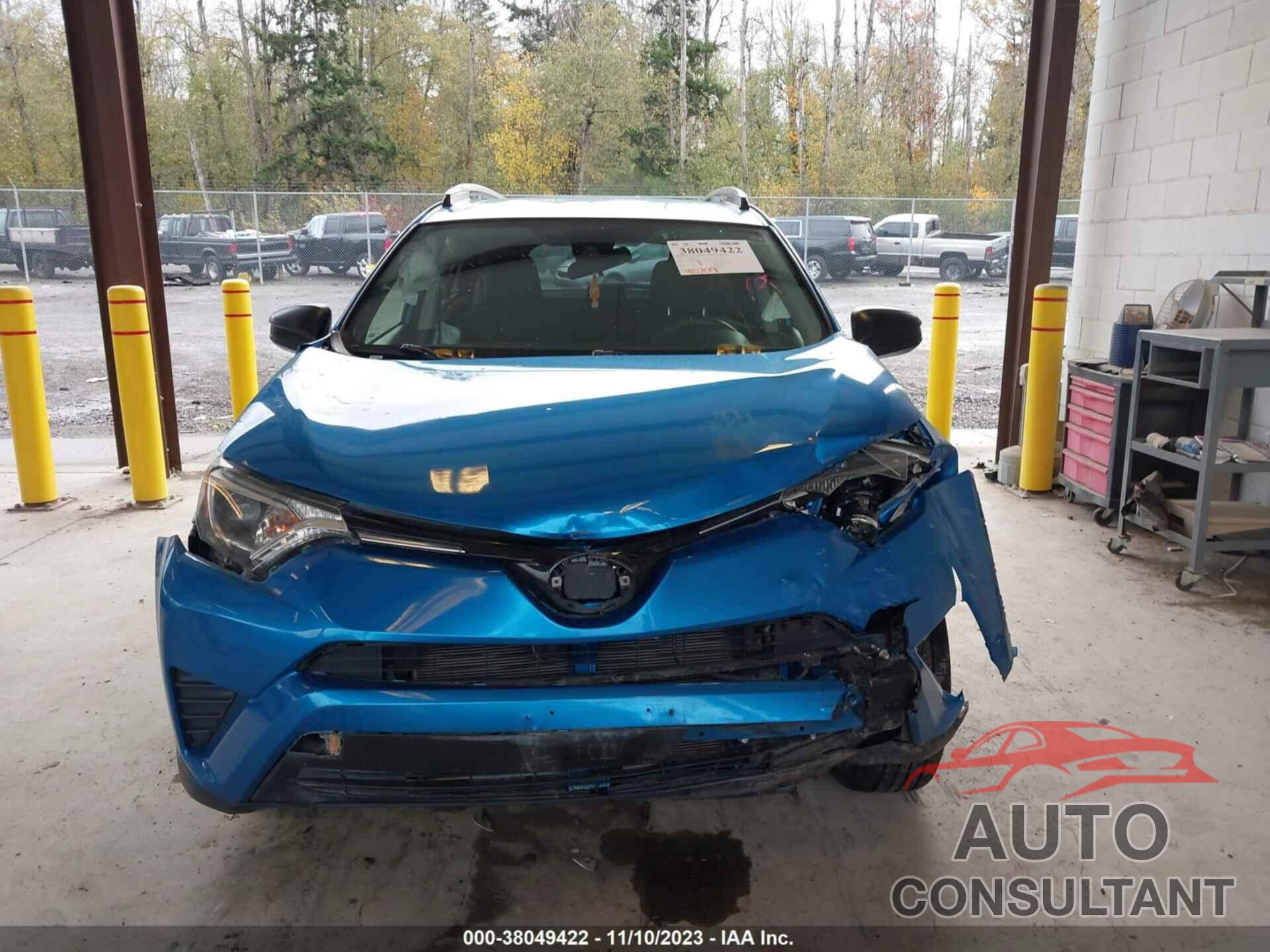 TOYOTA RAV4 2018 - JTMBFREV2JJ212541