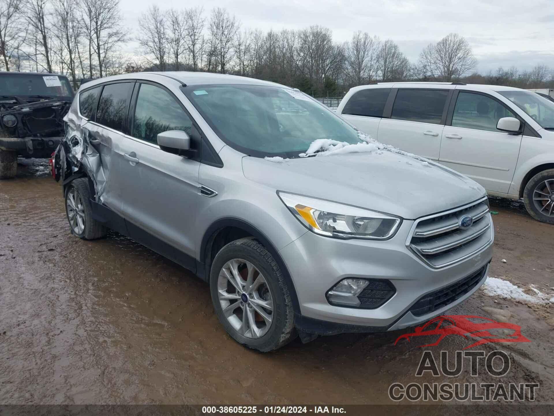 FORD ESCAPE 2017 - 1FMCU9GD8HUE24475