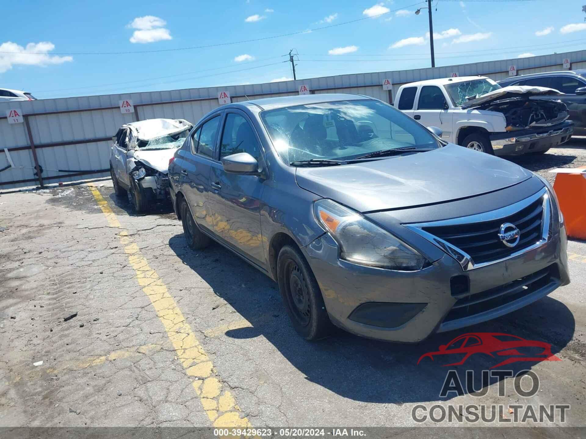 NISSAN VERSA 2018 - 3N1CN7AP9JL855743