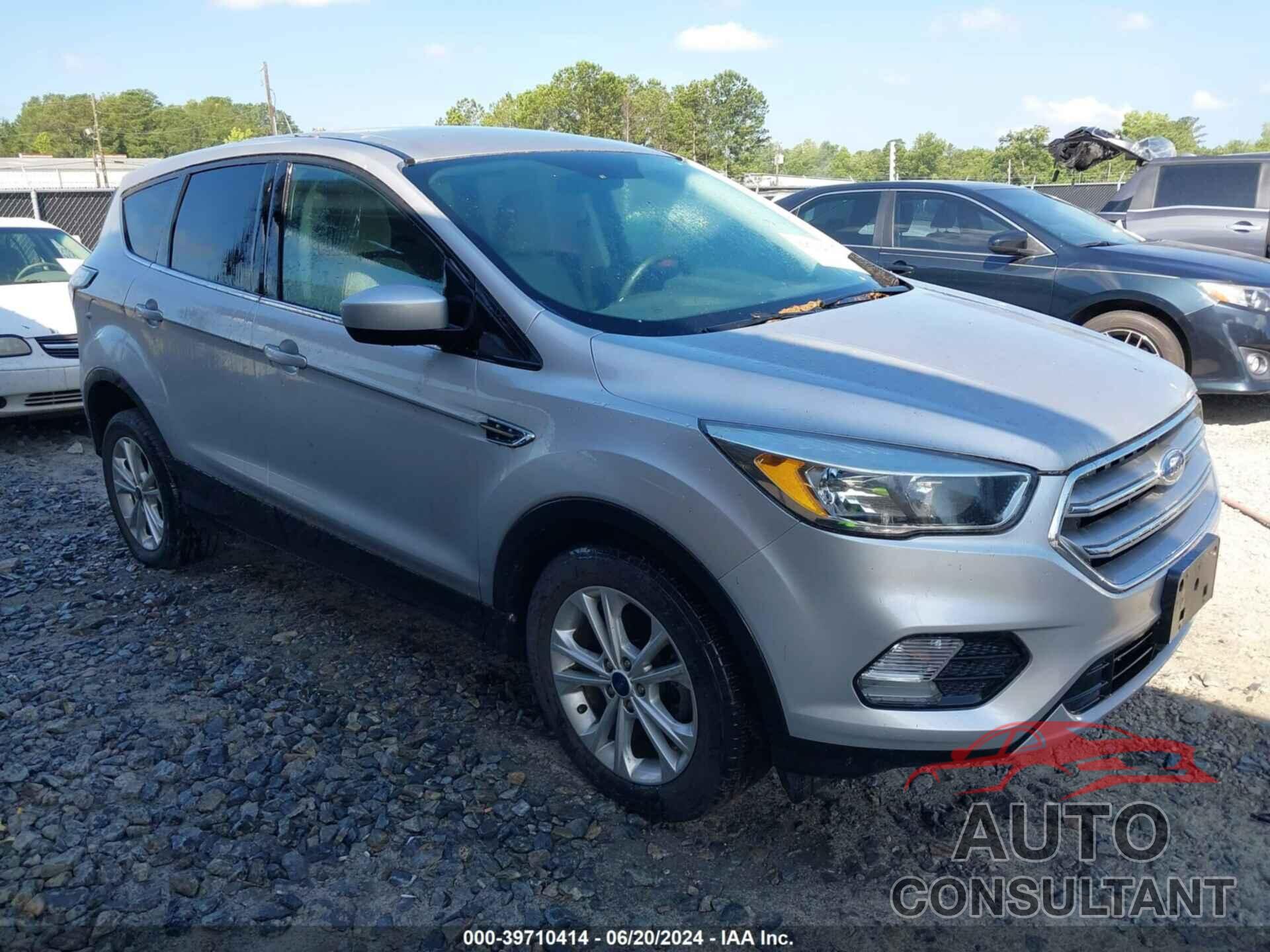 FORD ESCAPE 2017 - 1FMCU0GD6HUA40559