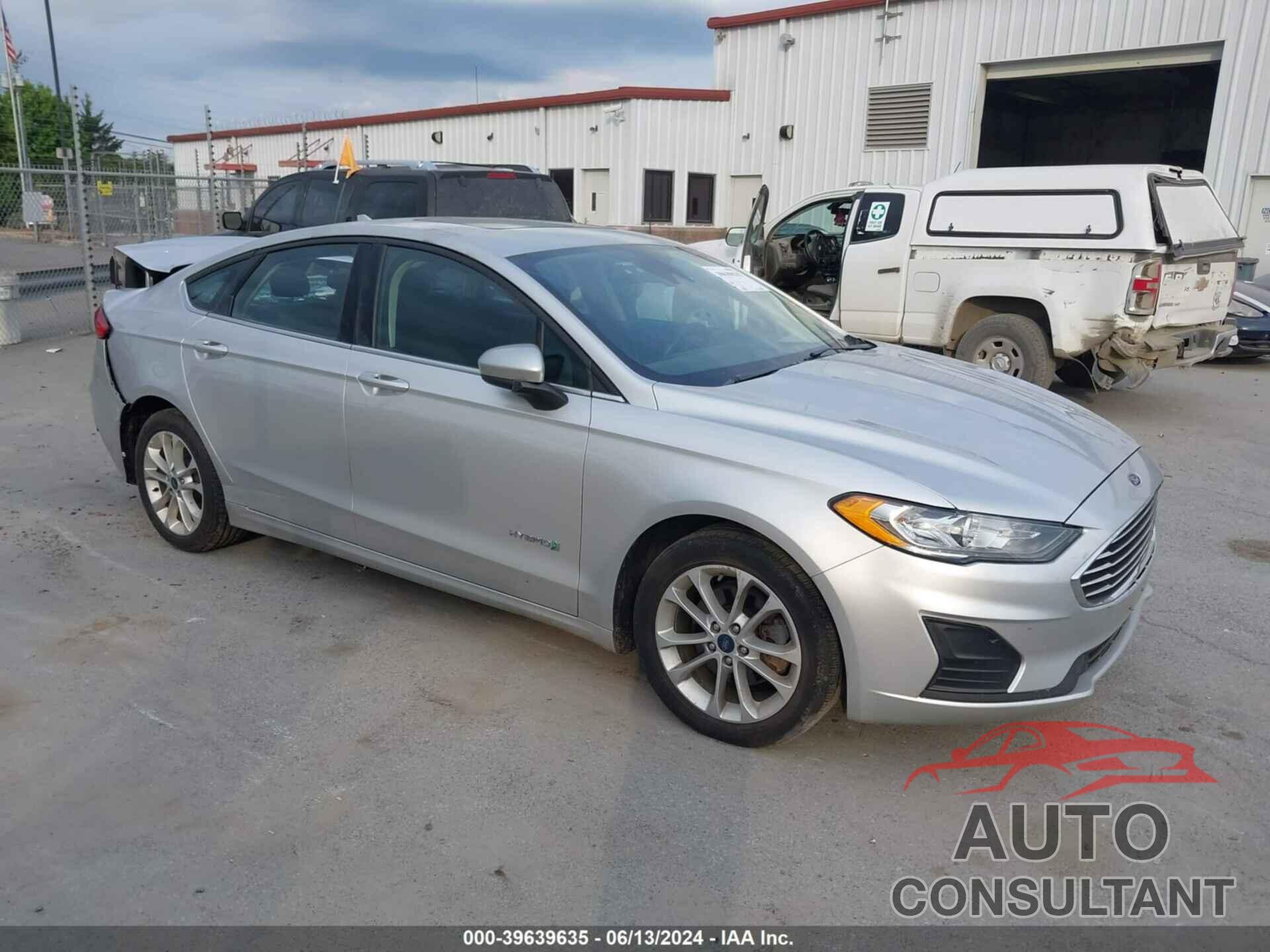 FORD FUSION HYBRID 2019 - 3FA6P0LU9KR253945