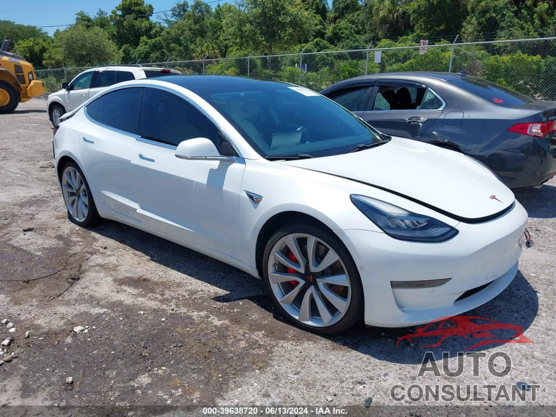 TESLA MODEL 3 2018 - 5YJ3E1EBXJF055900