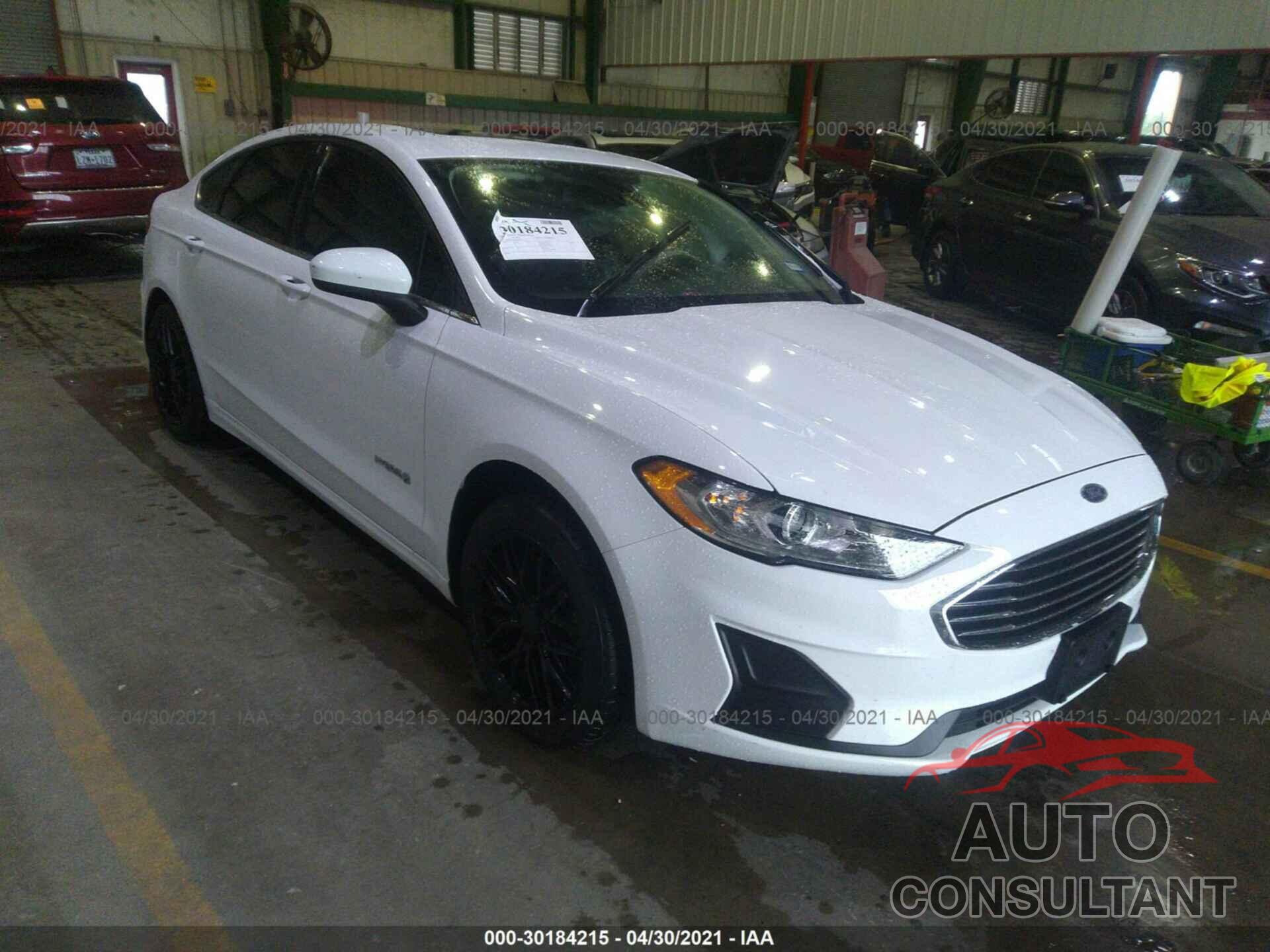 FORD FUSION HYBRID 2019 - 3FA6P0LU6KR120575