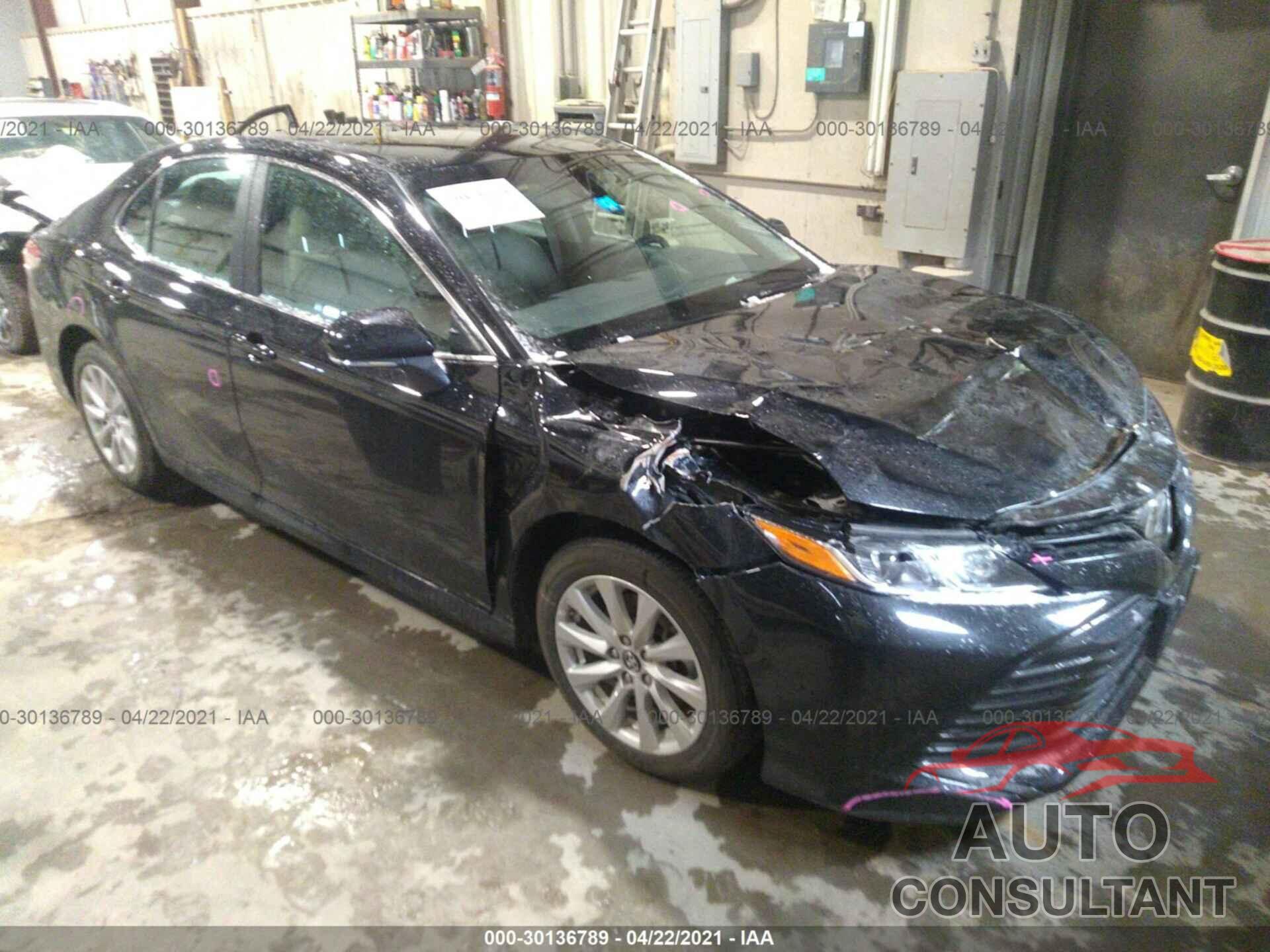 TOYOTA CAMRY 2018 - 4T1B11HKXJU582938
