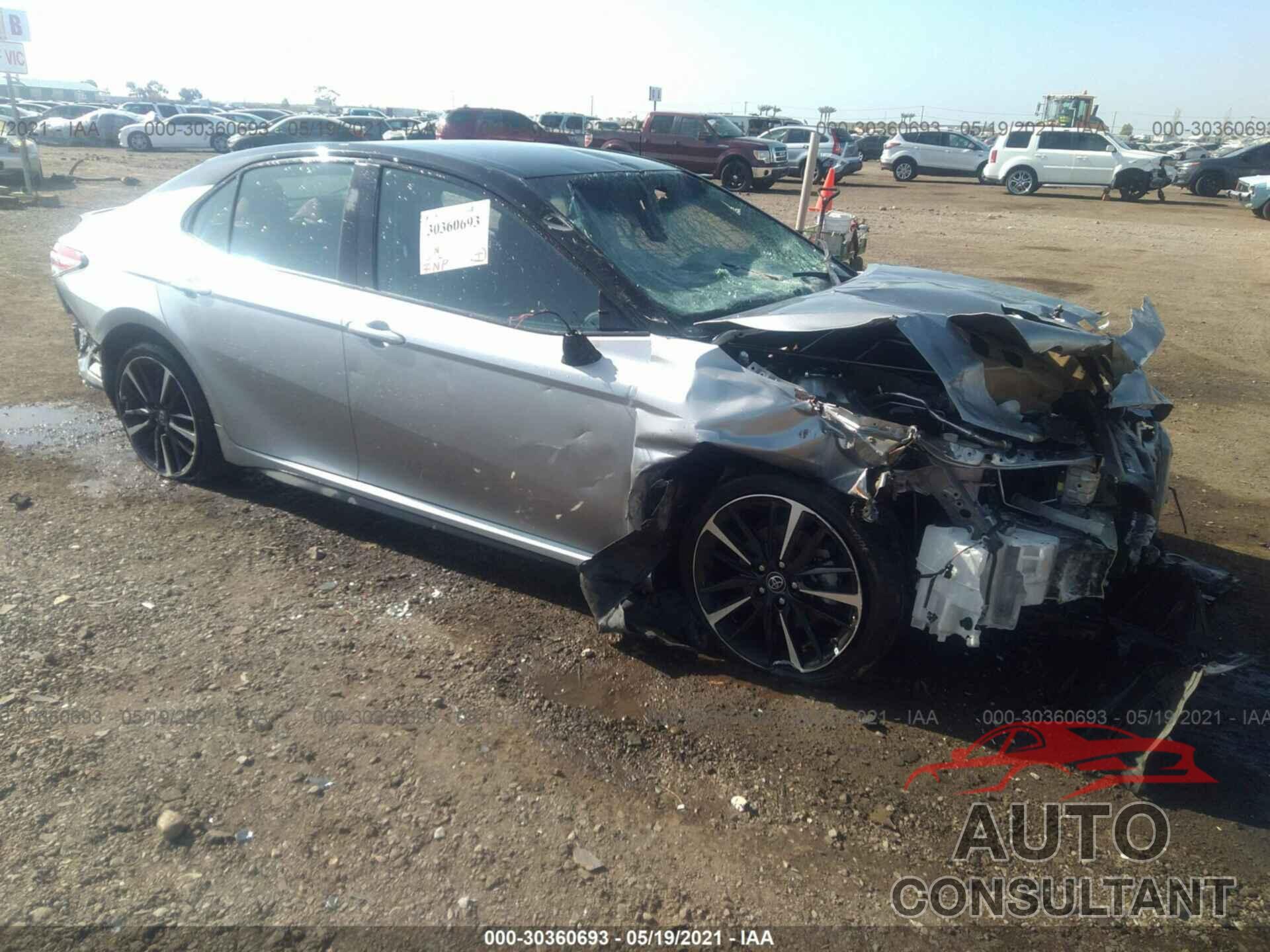 TOYOTA CAMRY 2018 - 4T1B61HK6JU146492