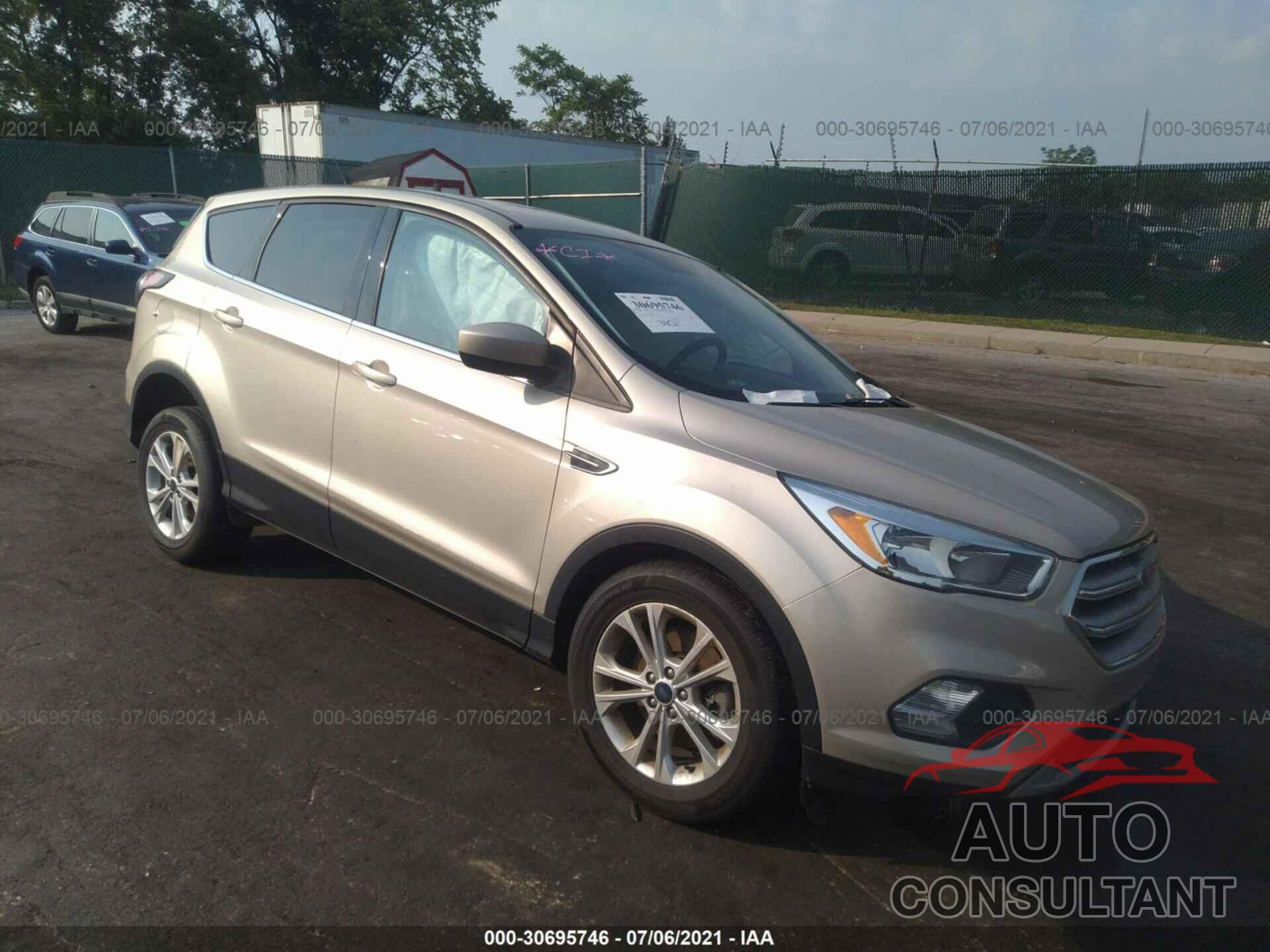 FORD ESCAPE 2017 - 1FMCU9GD6HUB22652
