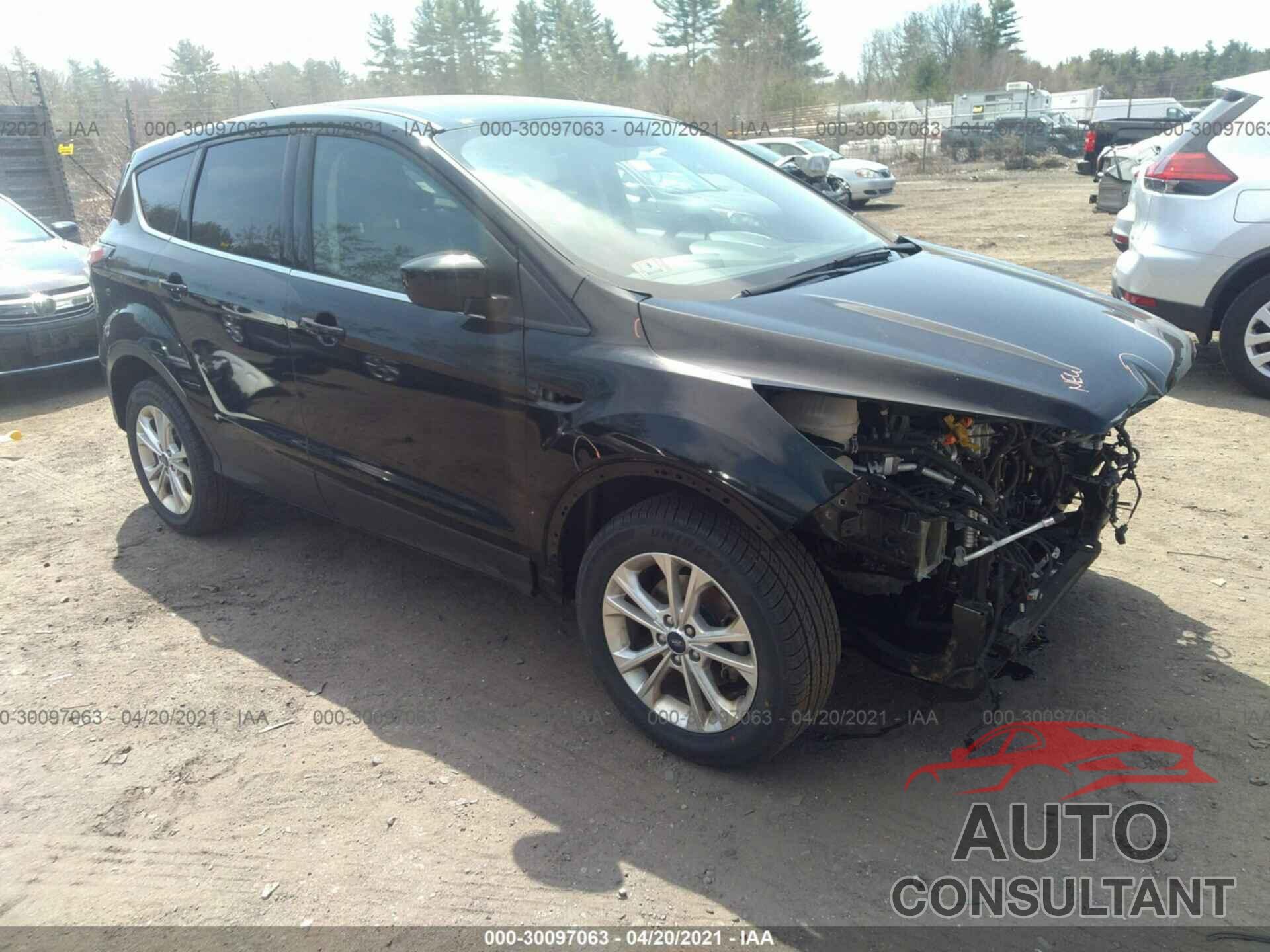 FORD ESCAPE 2017 - 1FMCU0GD9HUB40719