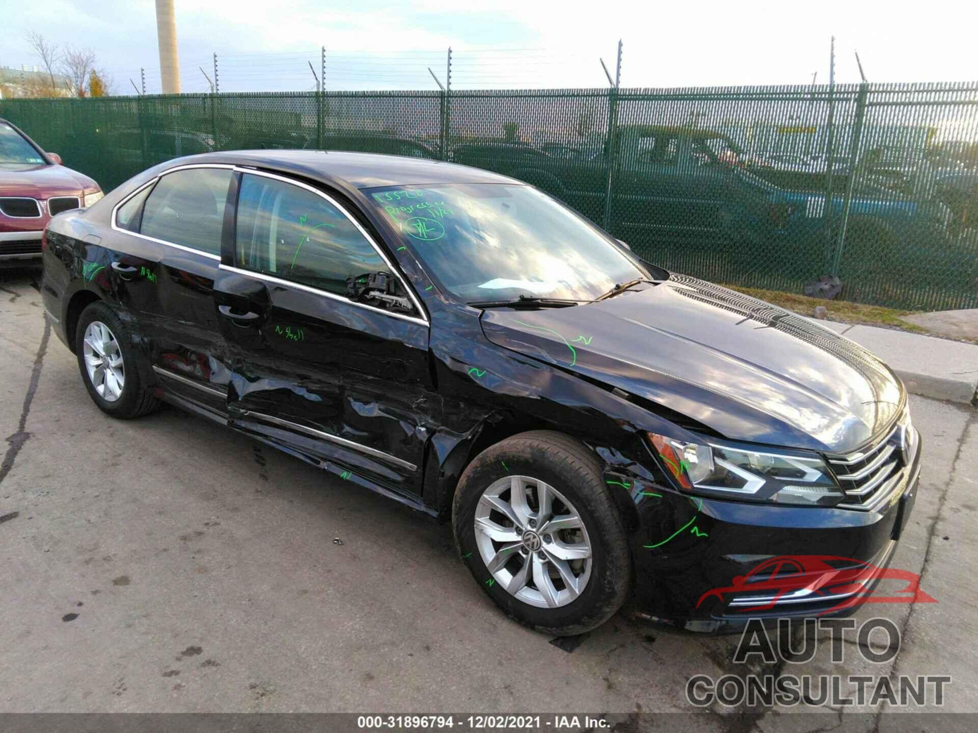 VOLKSWAGEN PASSAT 2017 - 1VWAT7A31HC048370