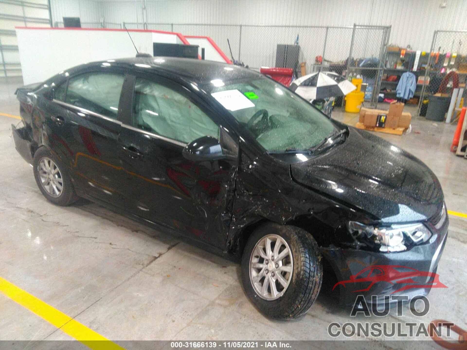 CHEVROLET SONIC 2018 - 1G1JD5SH2J4125013