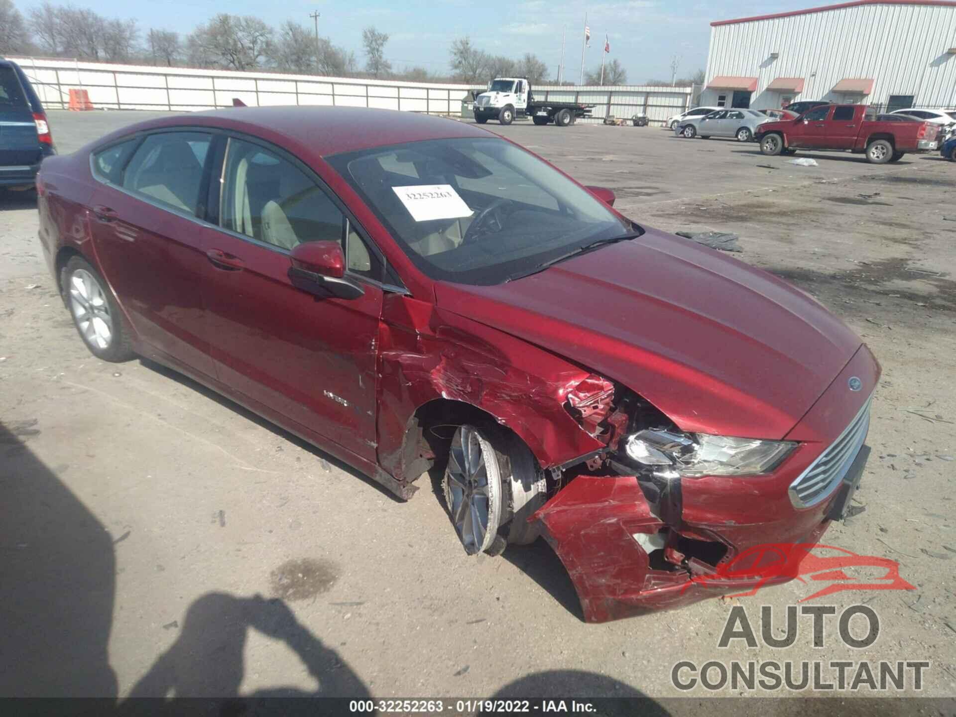 FORD FUSION HYBRID 2019 - 3FA6P0LU7KR207725