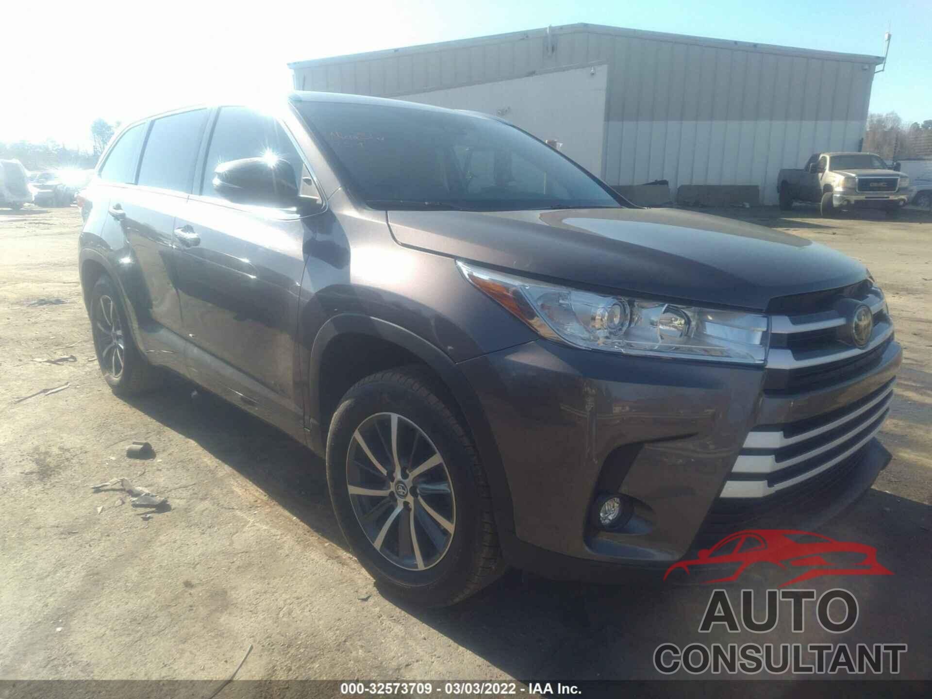 TOYOTA HIGHLANDER 2018 - 5TDKZRFH8JS530599