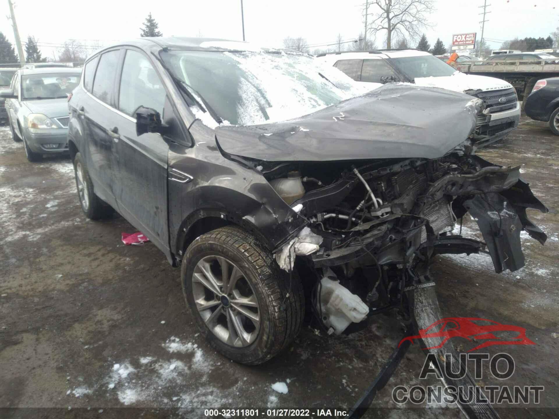 FORD ESCAPE 2017 - 1FMCU9GD5HUB82874