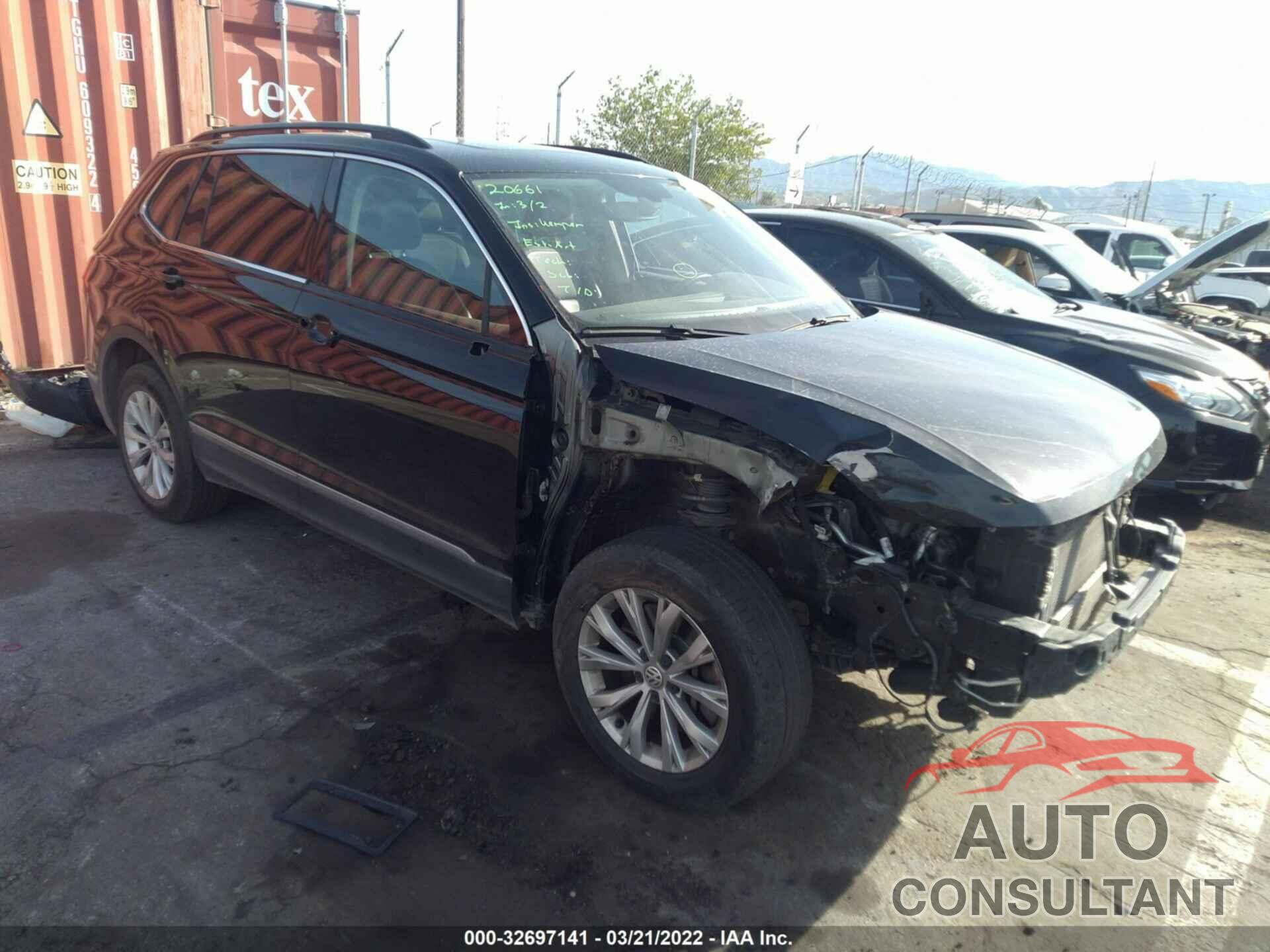 VOLKSWAGEN TIGUAN 2018 - 3VV3B7AX8JM182865