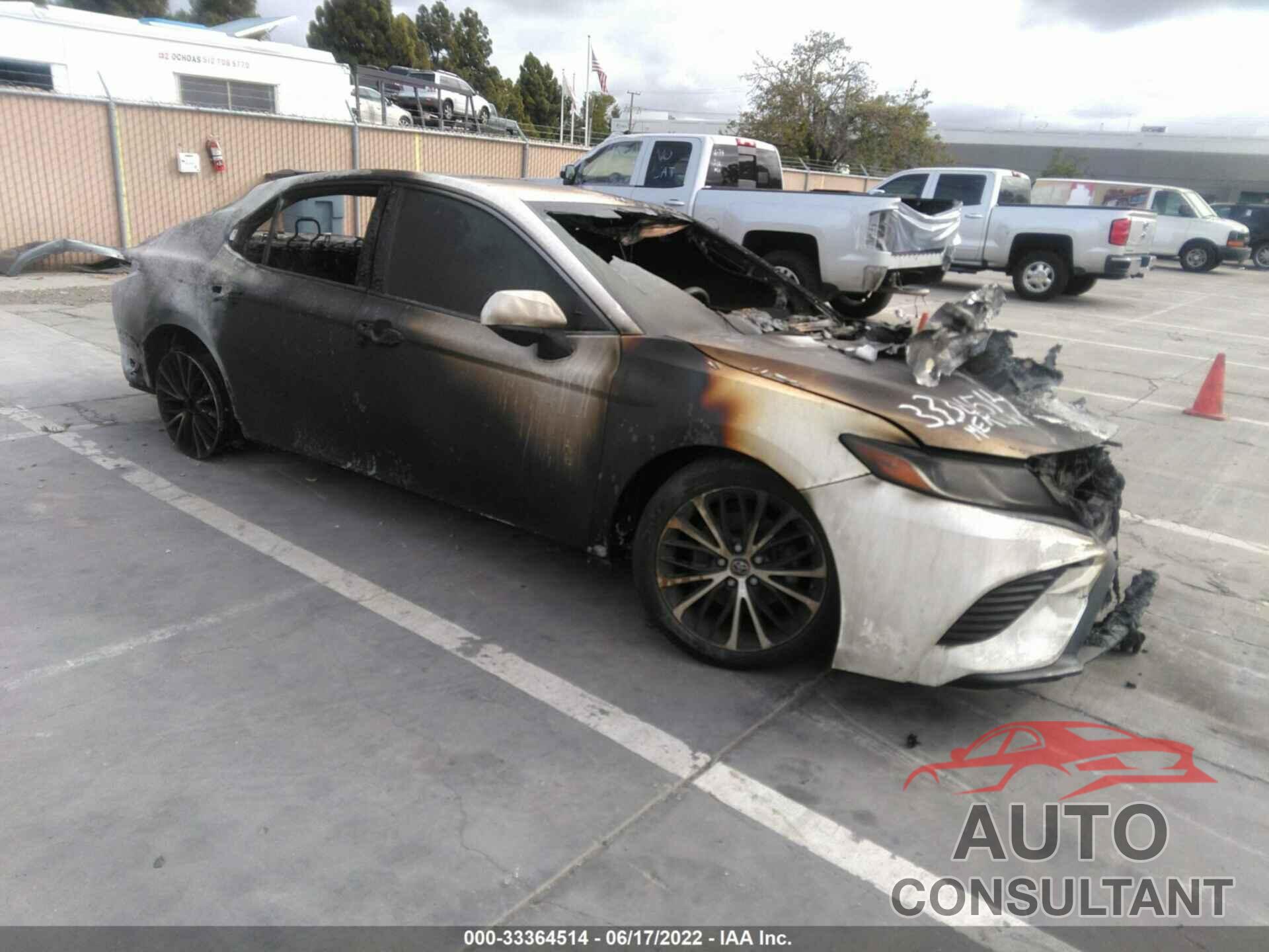 TOYOTA CAMRY 2018 - JTNB11HK1J3039905