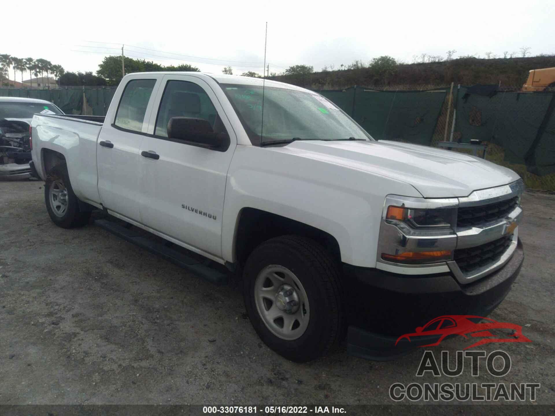 CHEVROLET SILVERADO 1500 2018 - 1GCRCNEH5JZ255010