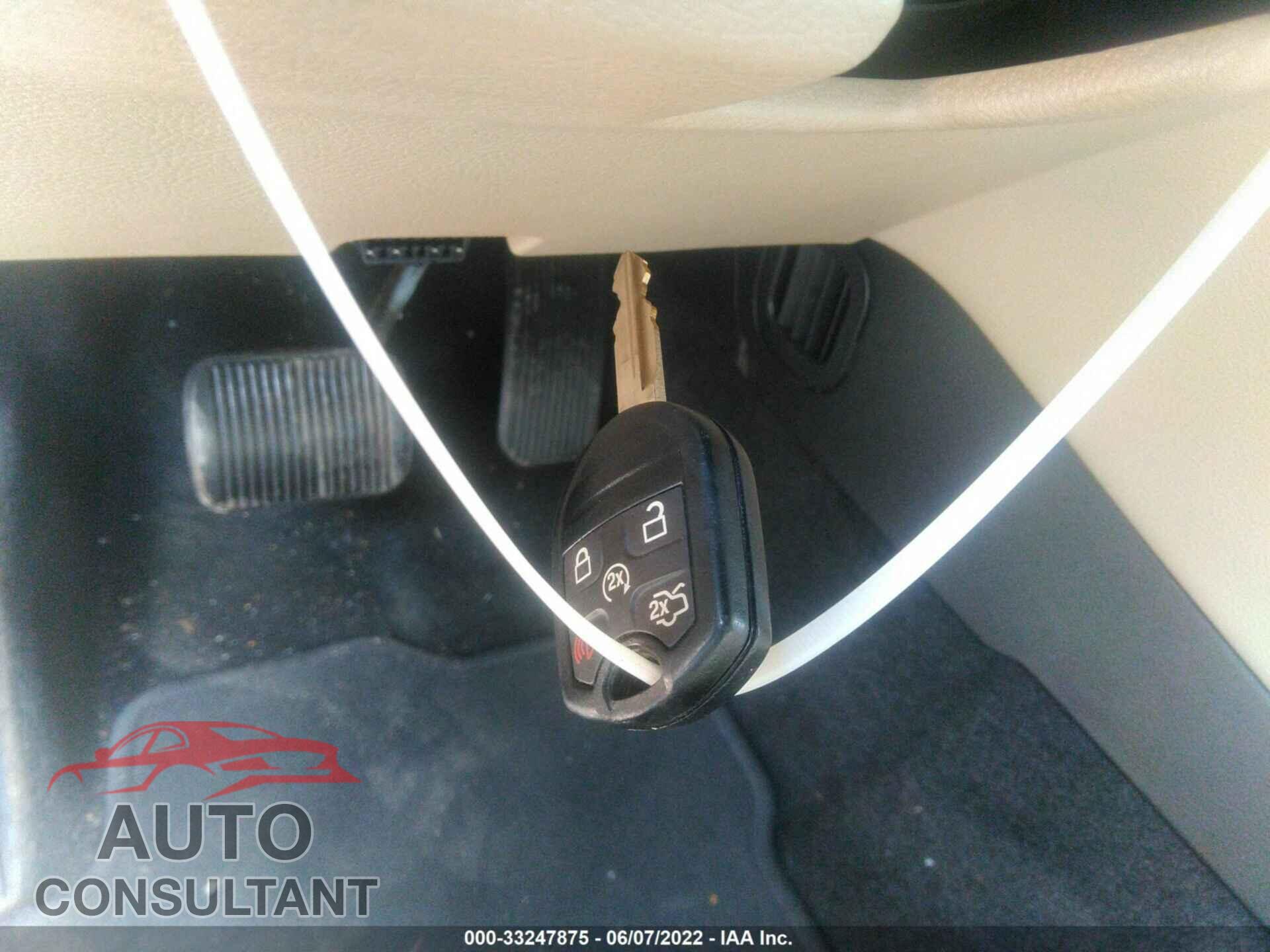 FORD TAURUS 2016 - 1FAHP2E84GG125650