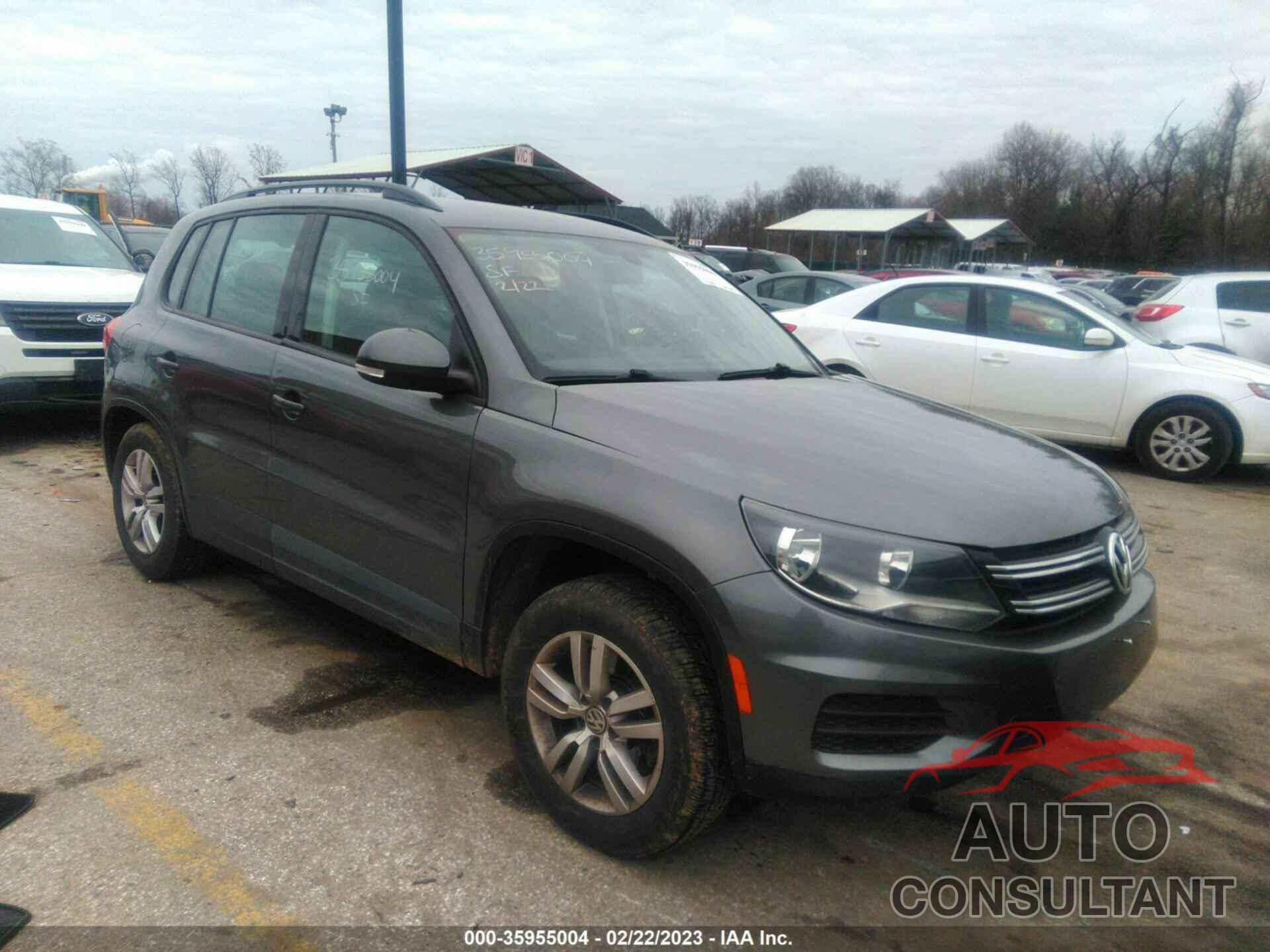 VOLKSWAGEN TIGUAN 2016 - WVGBV7AX4GW612025