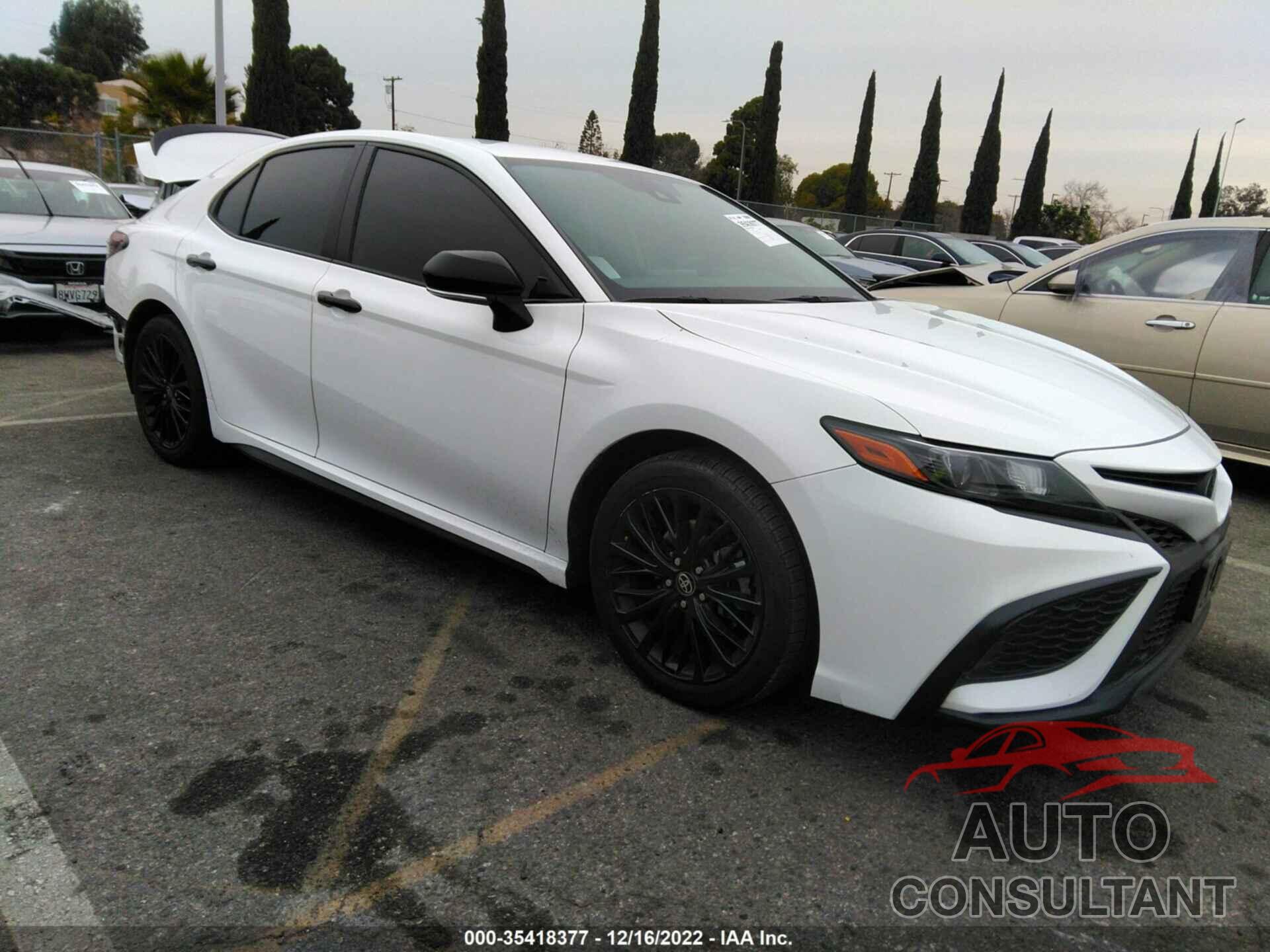 TOYOTA CAMRY 2022 - 4T1G11AK8NU028061