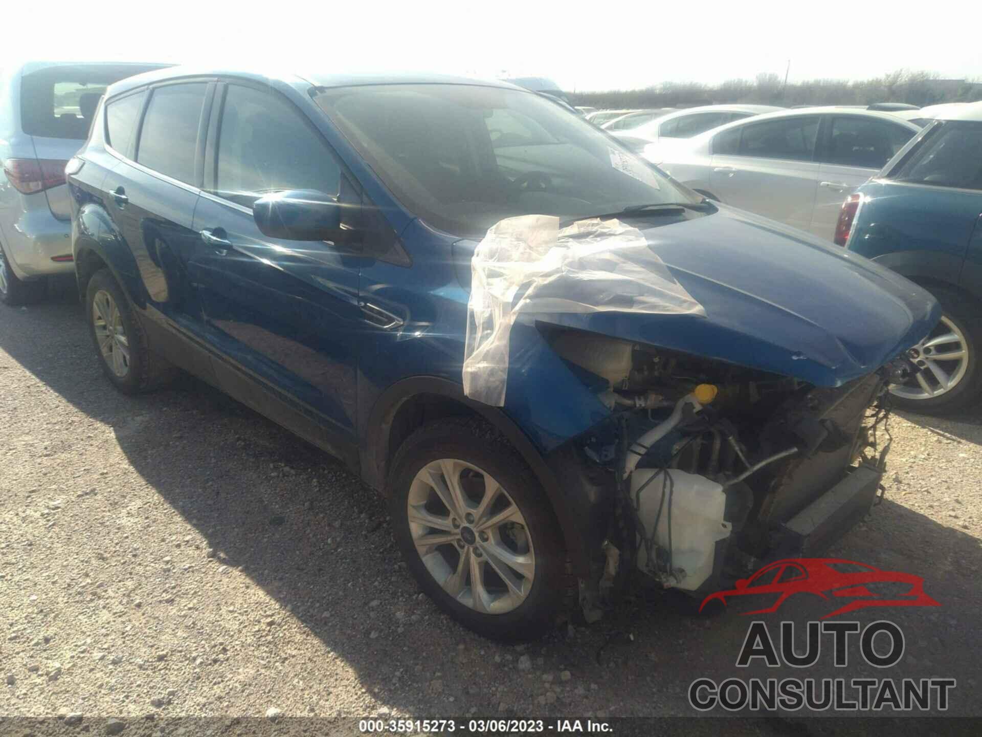 FORD ESCAPE 2017 - 1FMCU0GD4HUB82926