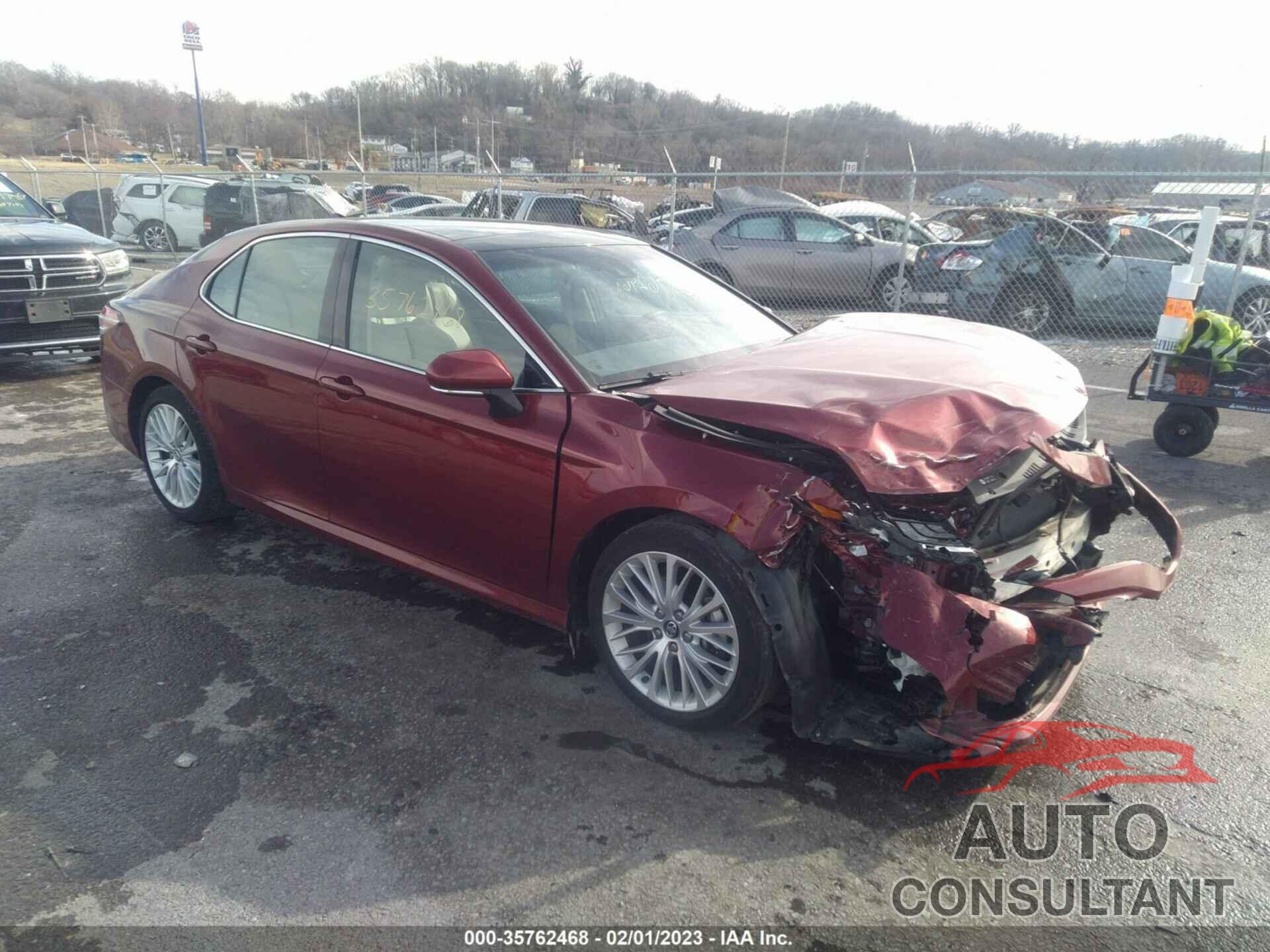 TOYOTA CAMRY 2018 - 4T1B11HK7JU595274