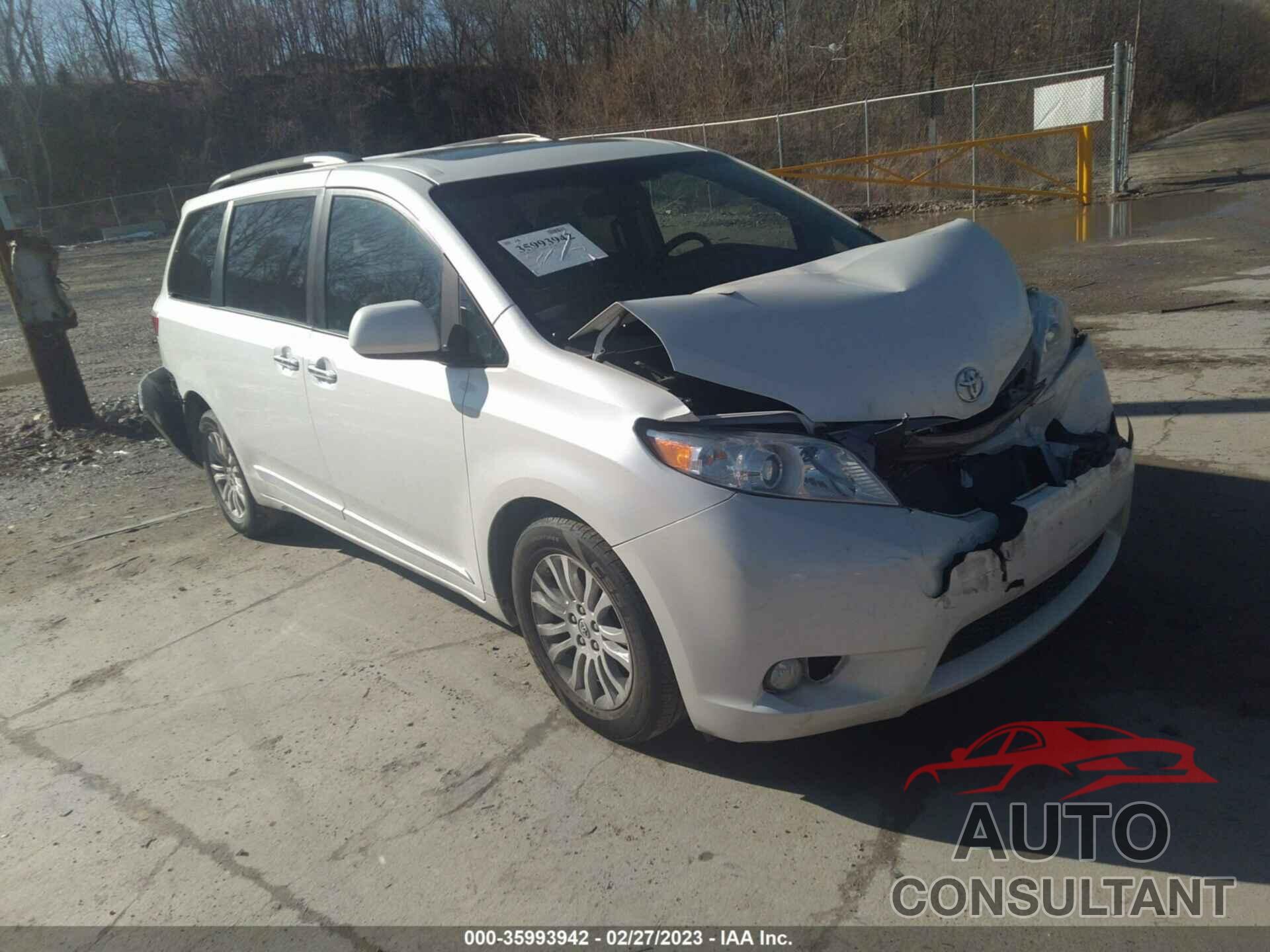 TOYOTA SIENNA 2015 - 5TDYK3DC2FS635584