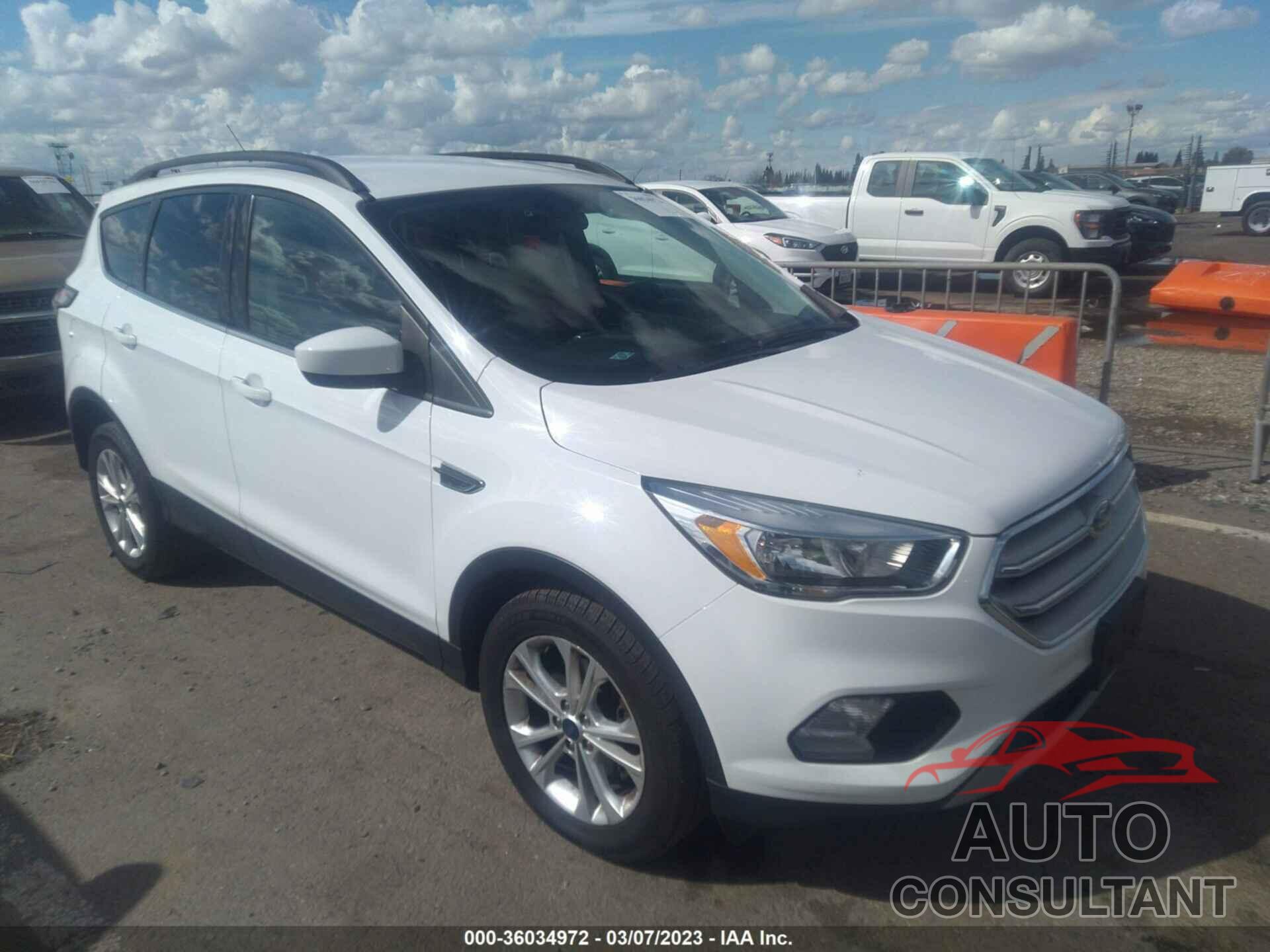 FORD ESCAPE 2018 - 1FMCU0GDXJUB16841