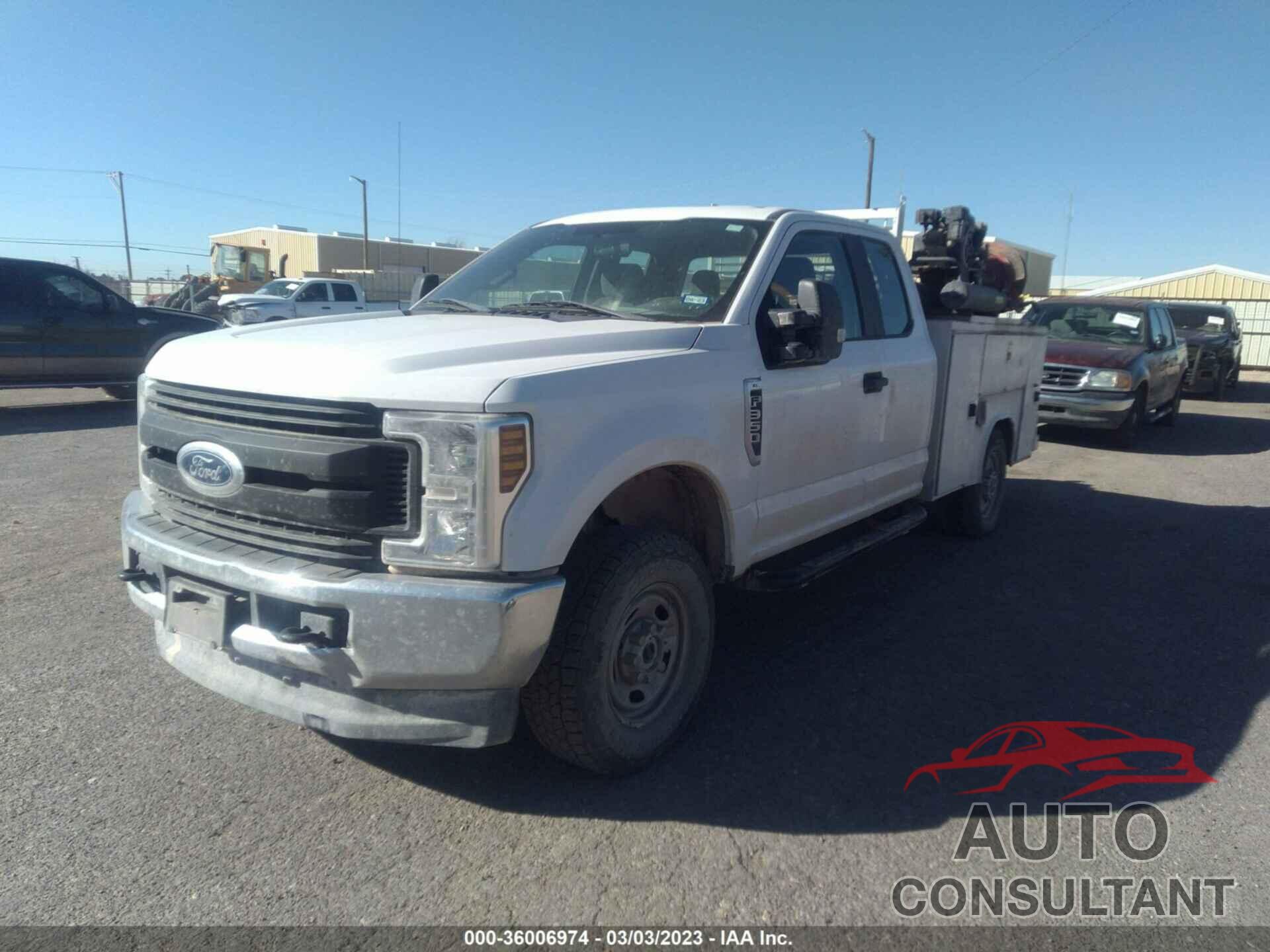 FORD SUPER DUTY F-350 SRW 2019 - 1FD8X3B60KEE67910