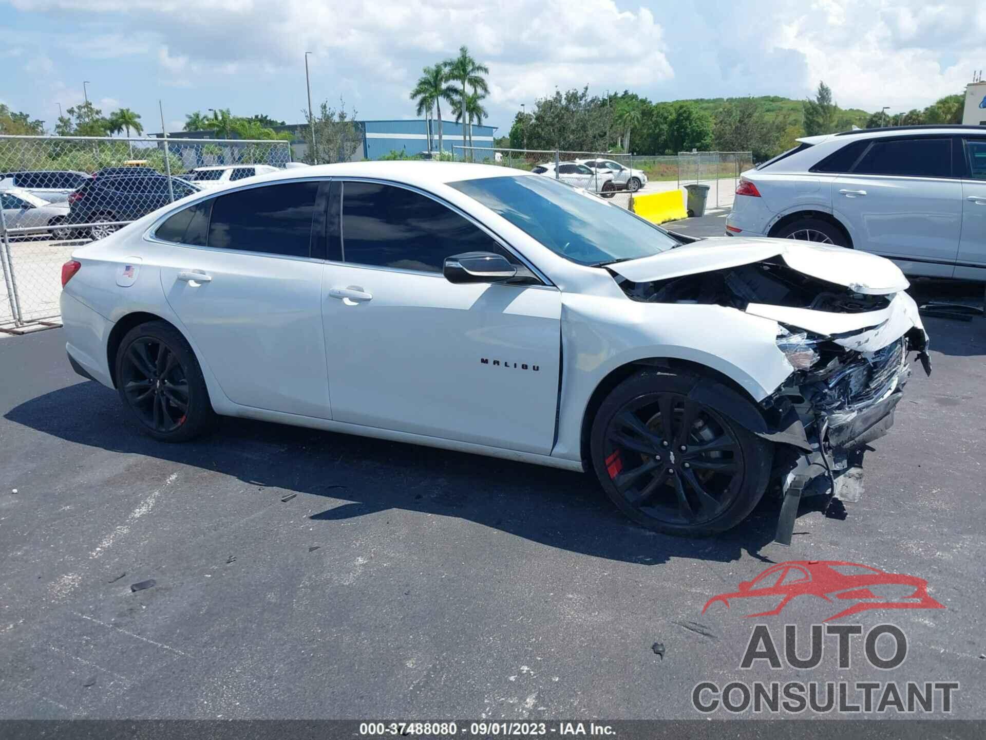 CHEVROLET MALIBU 2018 - 1G1ZD5ST3JF220157