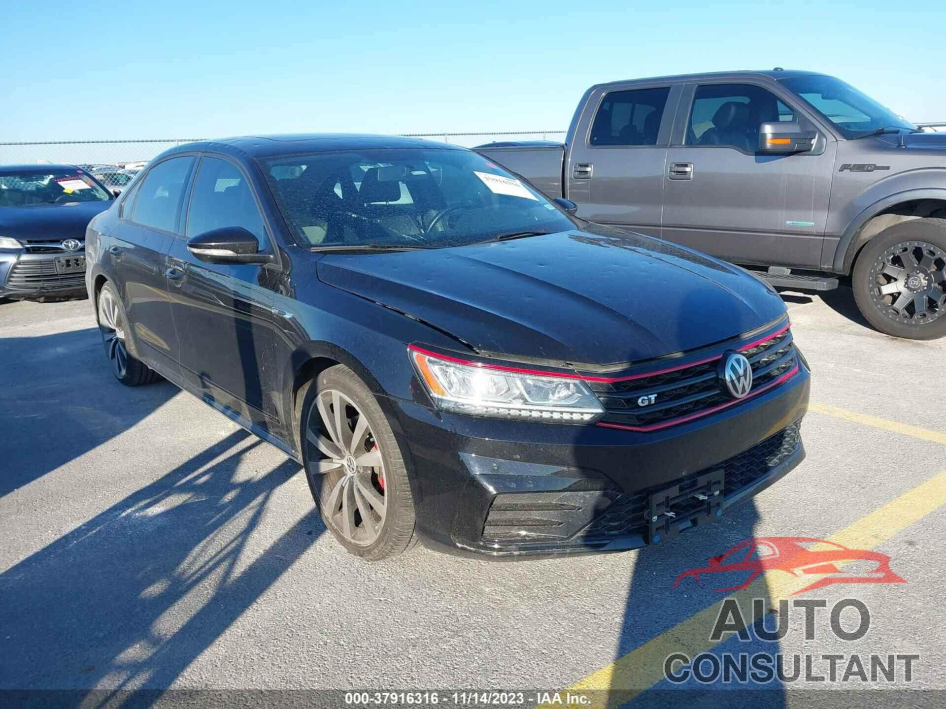 VOLKSWAGEN PASSAT 2018 - 1VWJM7A36JC039232