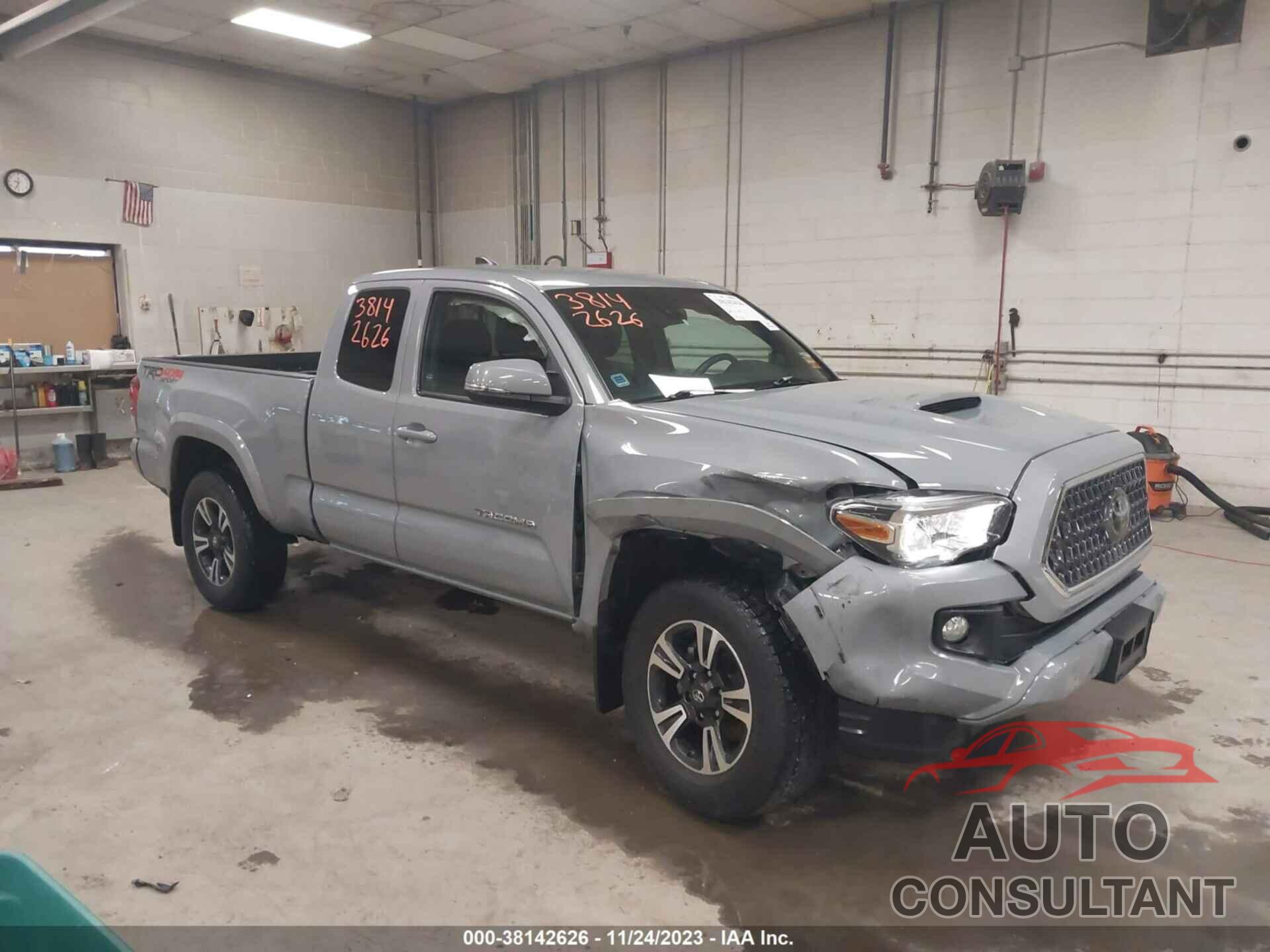 TOYOTA TACOMA 2018 - 5TFSZ5AN0JX146929