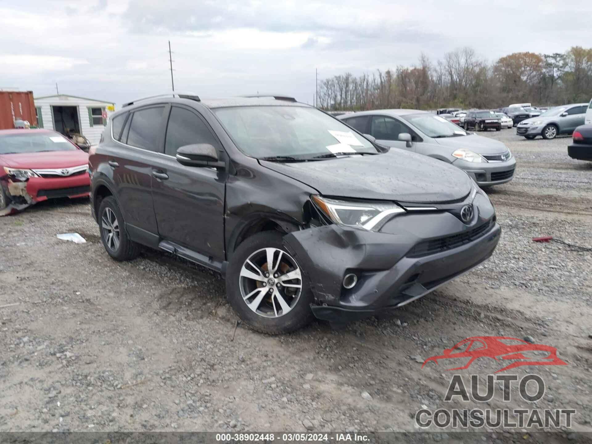 TOYOTA RAV4 2017 - JTMWFREV7HJ701027