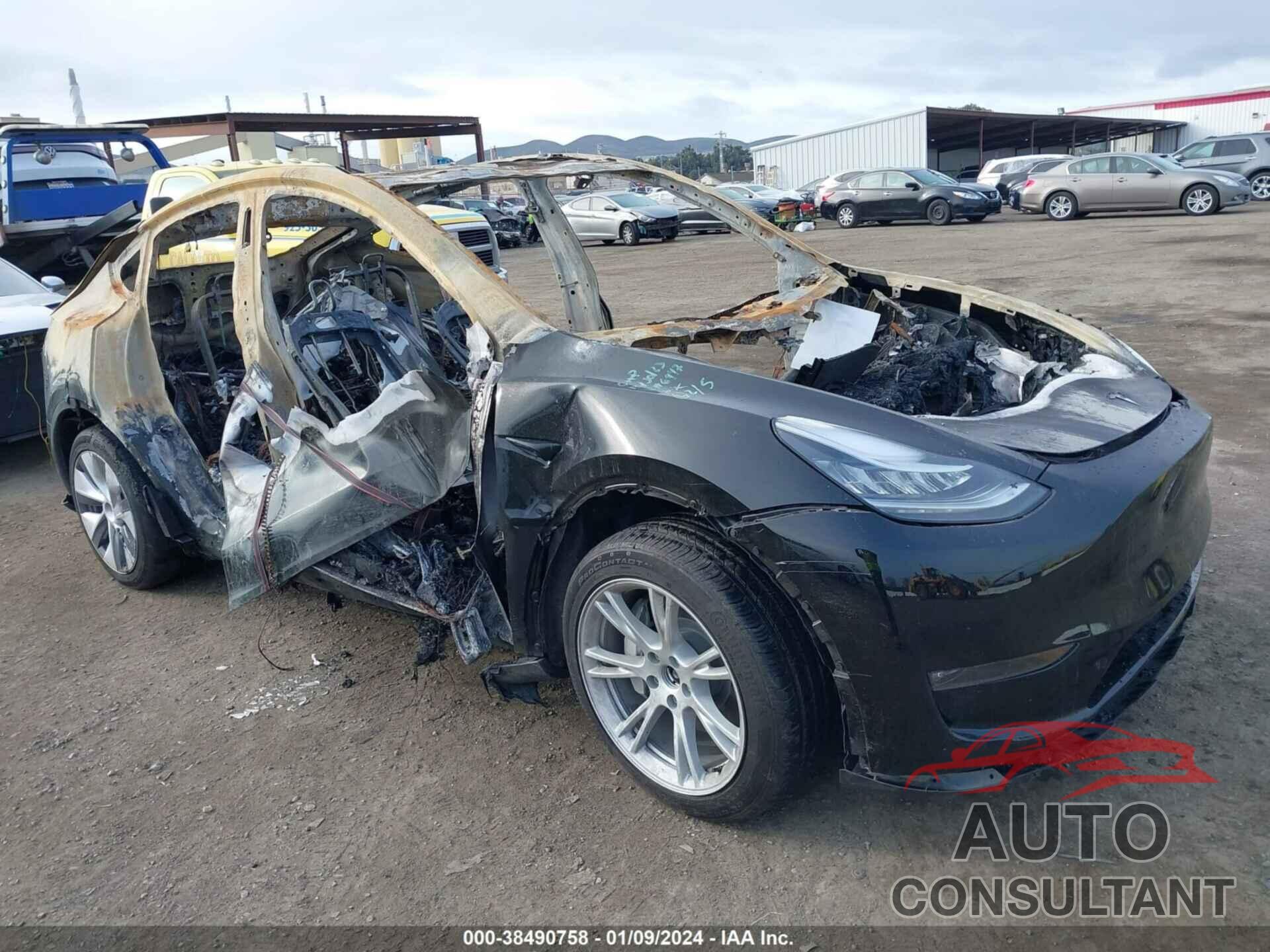TESLA MODEL Y 2023 - 7SAYGDEE8PA136947