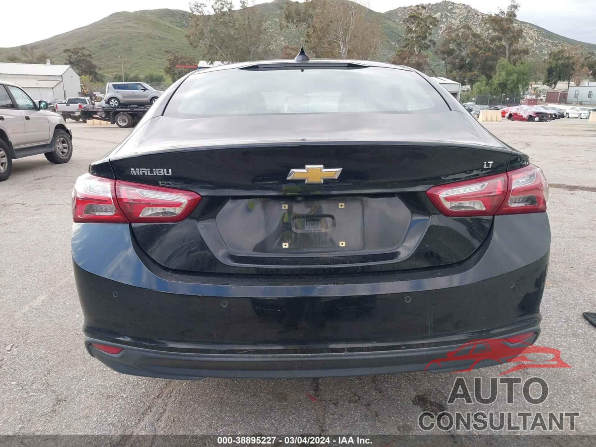 CHEVROLET MALIBU 2019 - 1G1ZD5ST1KF210065