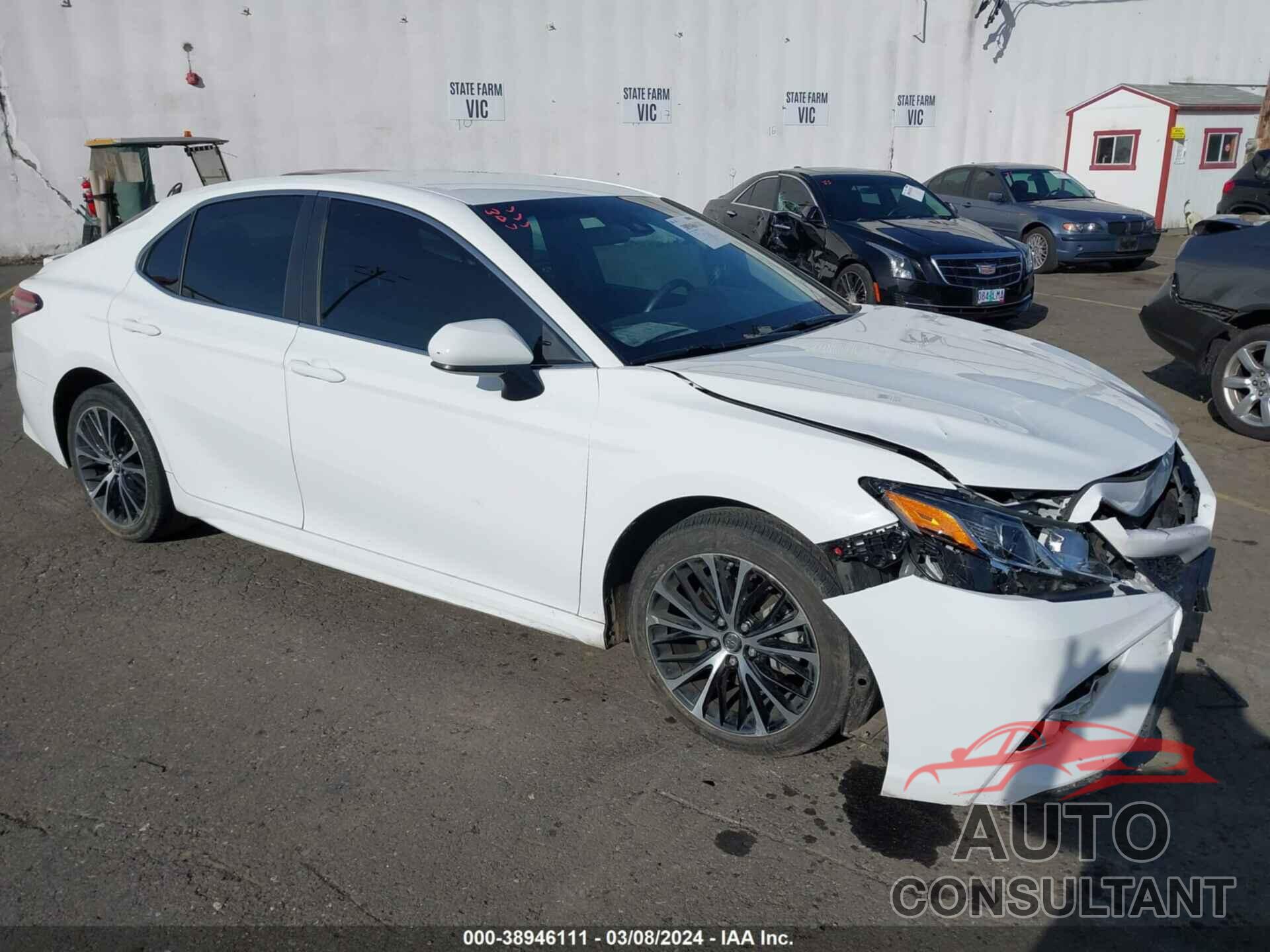 TOYOTA CAMRY 2018 - 4T1B11HKXJU558445