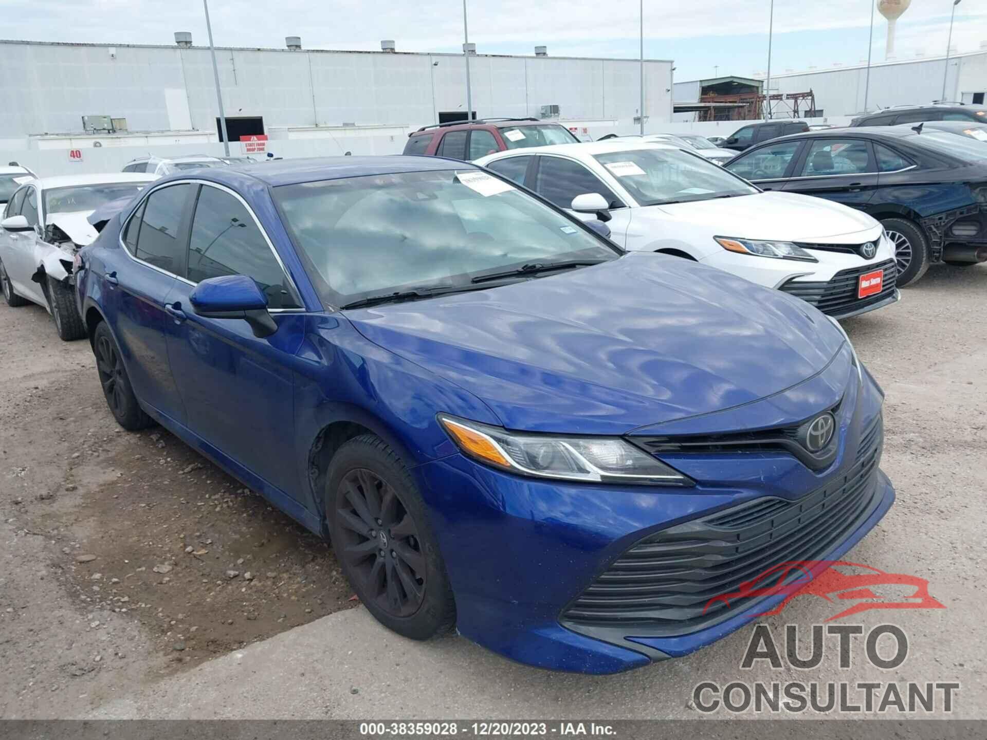 TOYOTA CAMRY 2018 - 4T1B11HK0JU597772