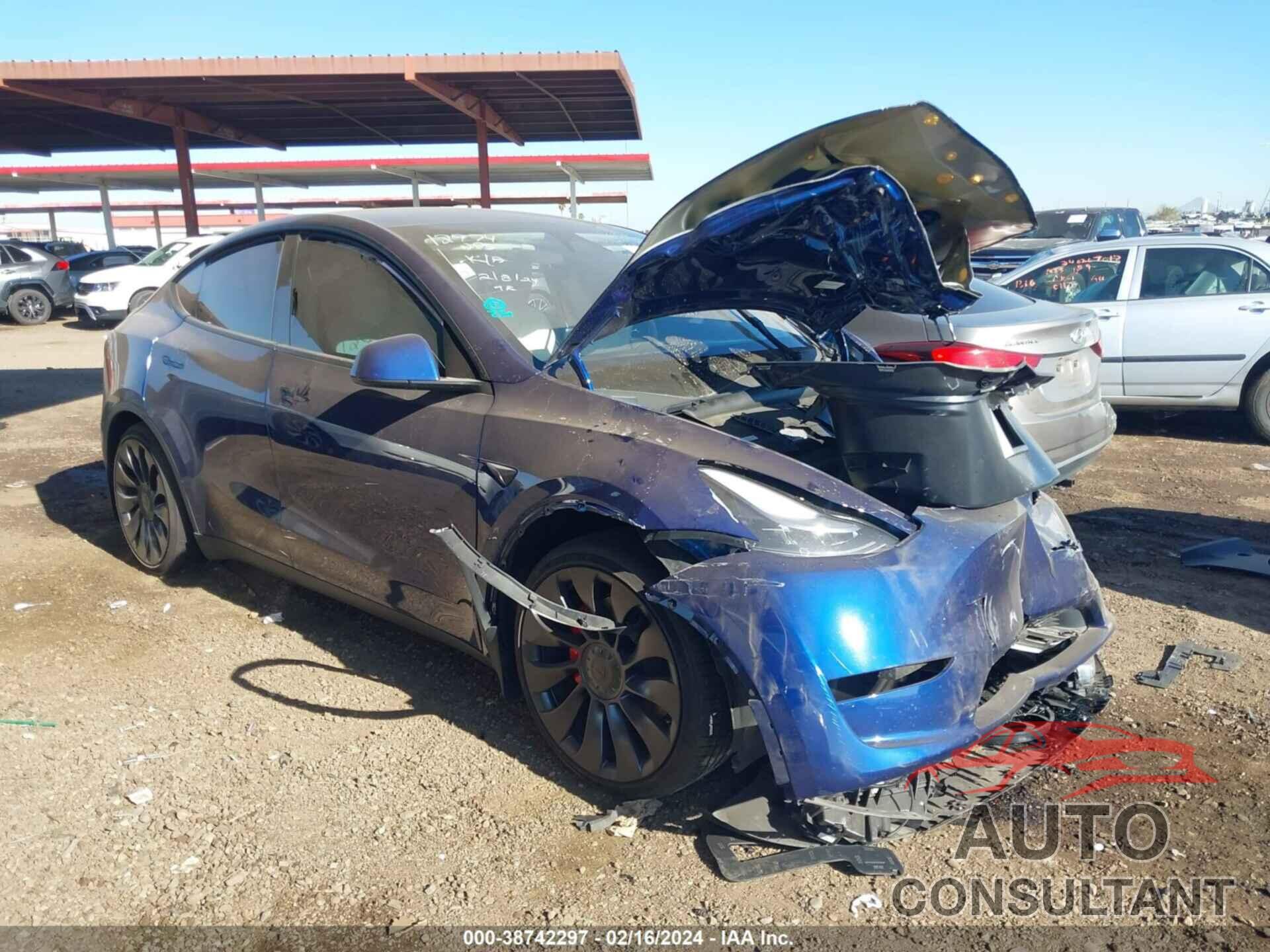 TESLA MODEL Y 2023 - 7SAYGDEF1PF849006