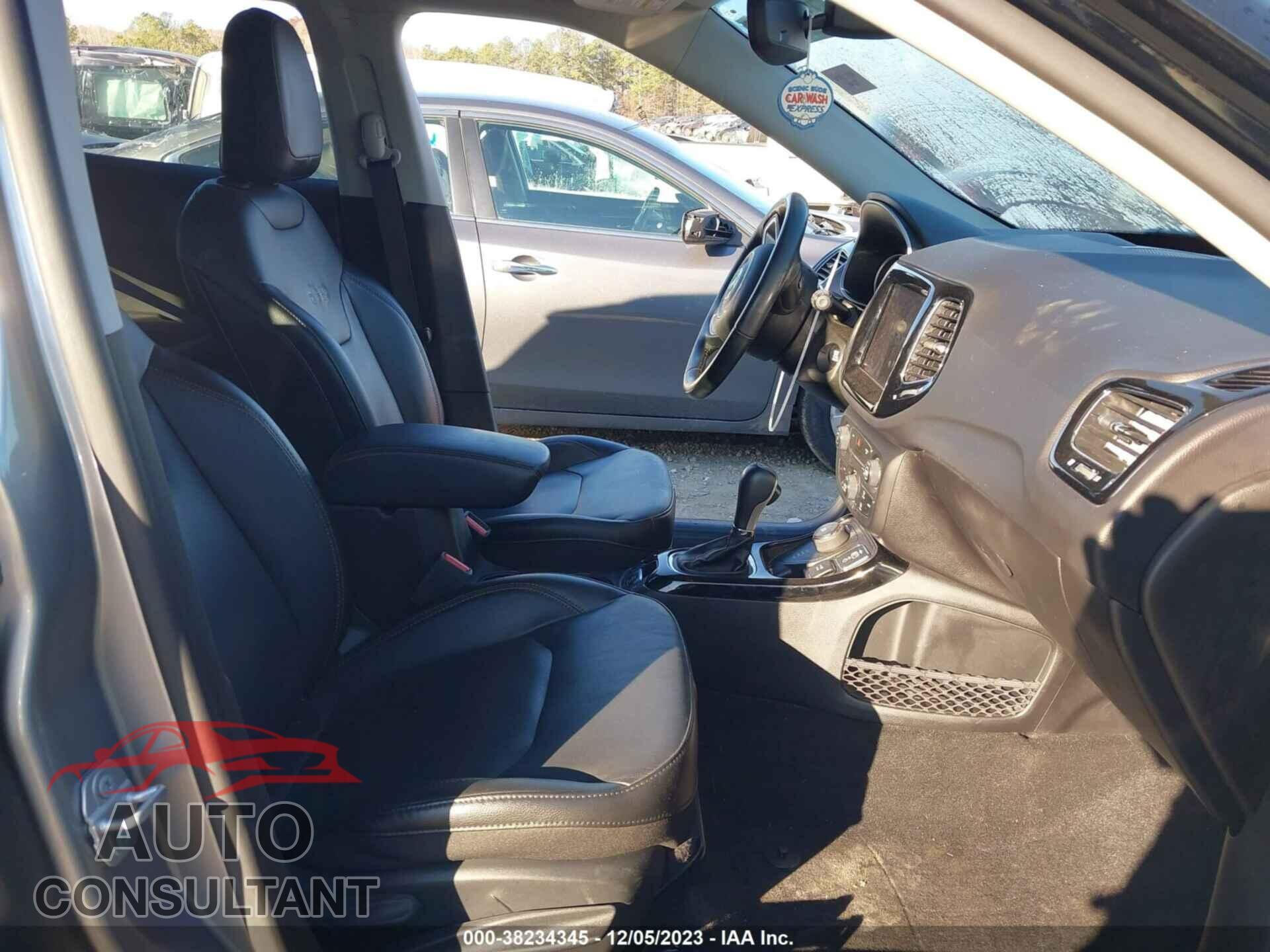 JEEP COMPASS 2020 - 3C4NJDCB5LT112548