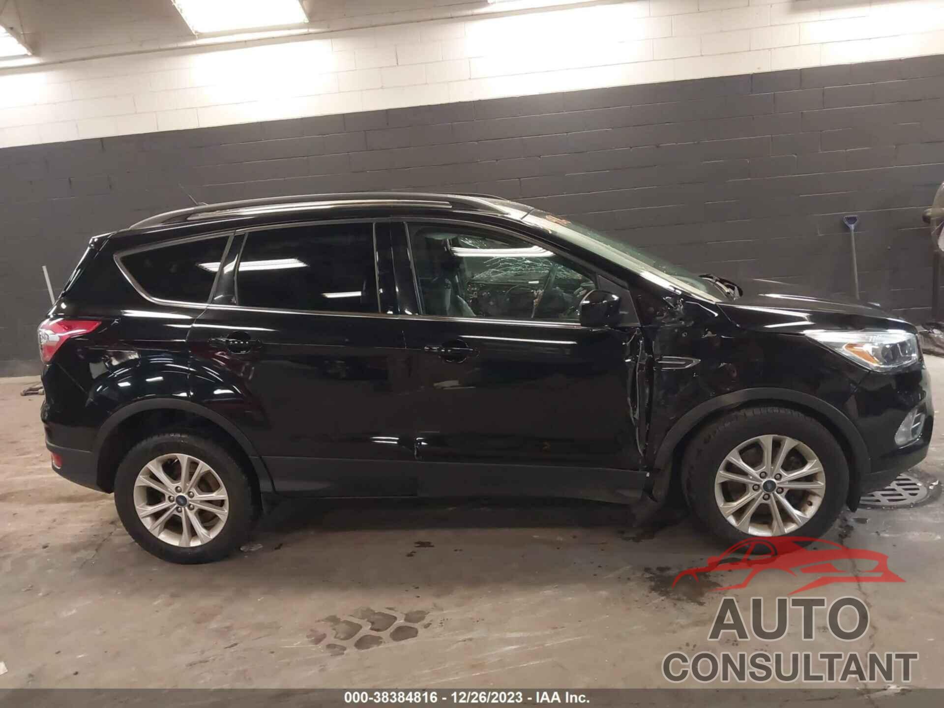 FORD ESCAPE 2018 - 1FMCU9GD2JUC43815