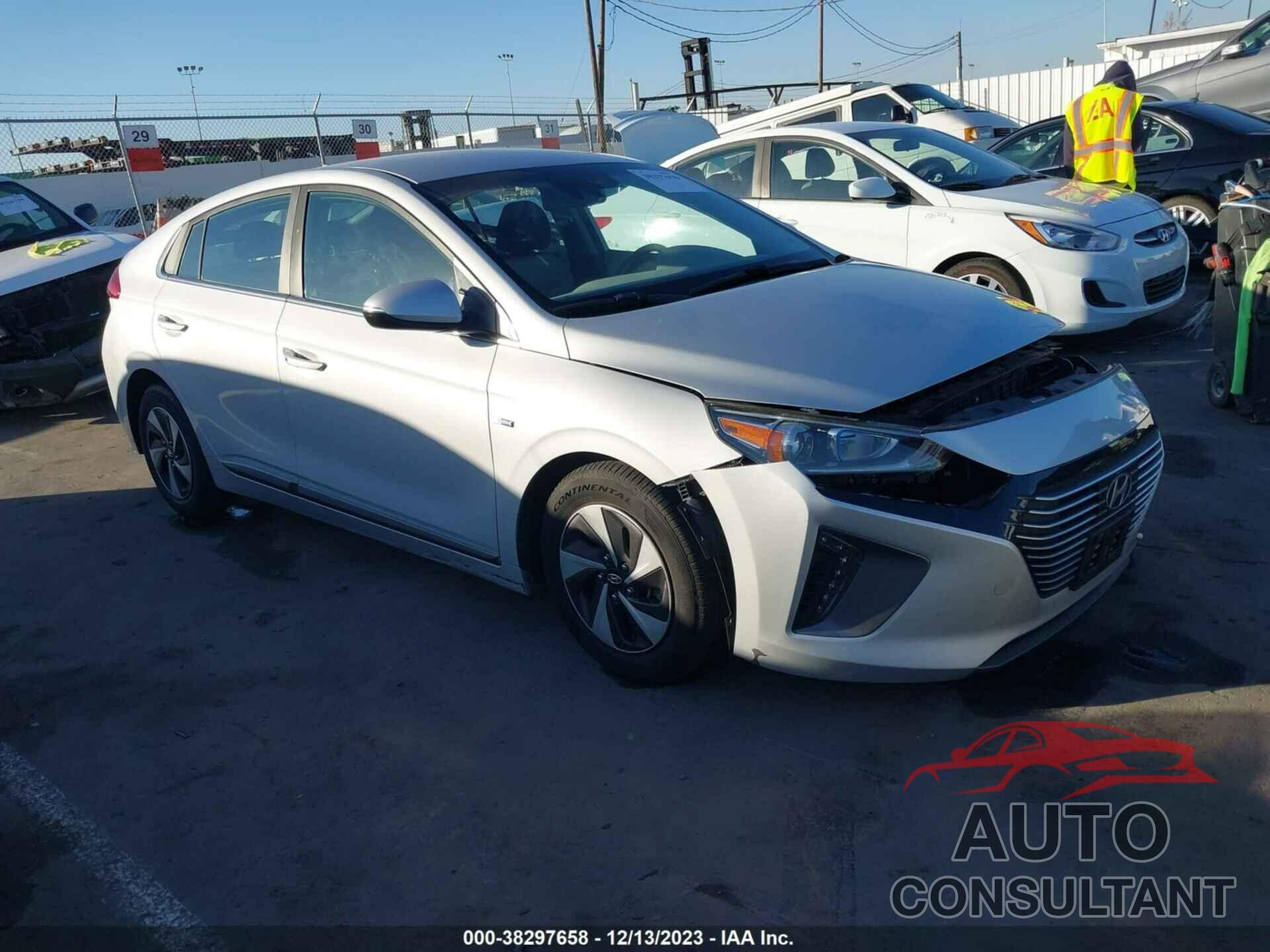 HYUNDAI IONIQ HYBRID 2019 - KMHC75LC5KU139835