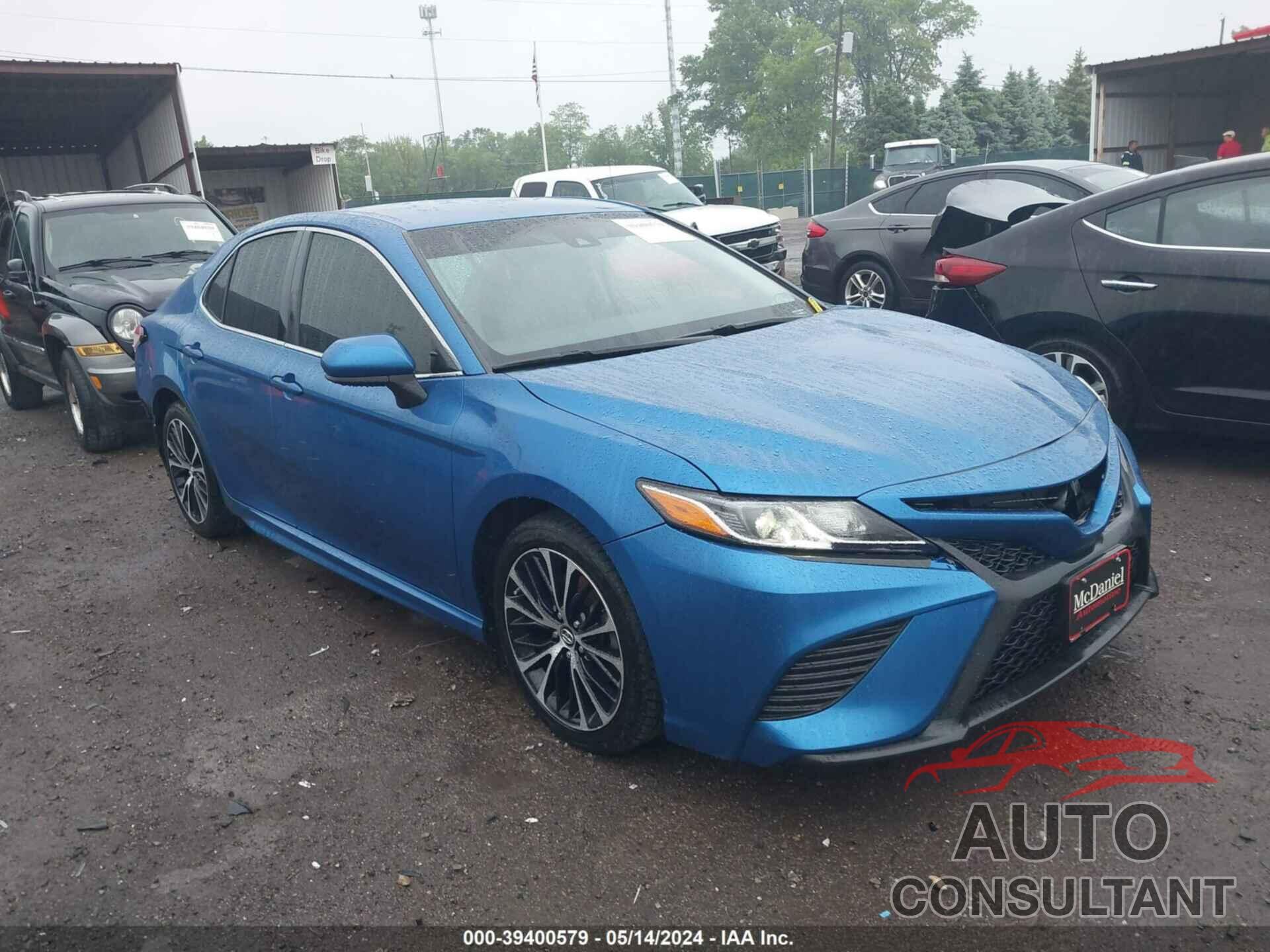 TOYOTA CAMRY 2018 - 4T1B11HK3JU085455