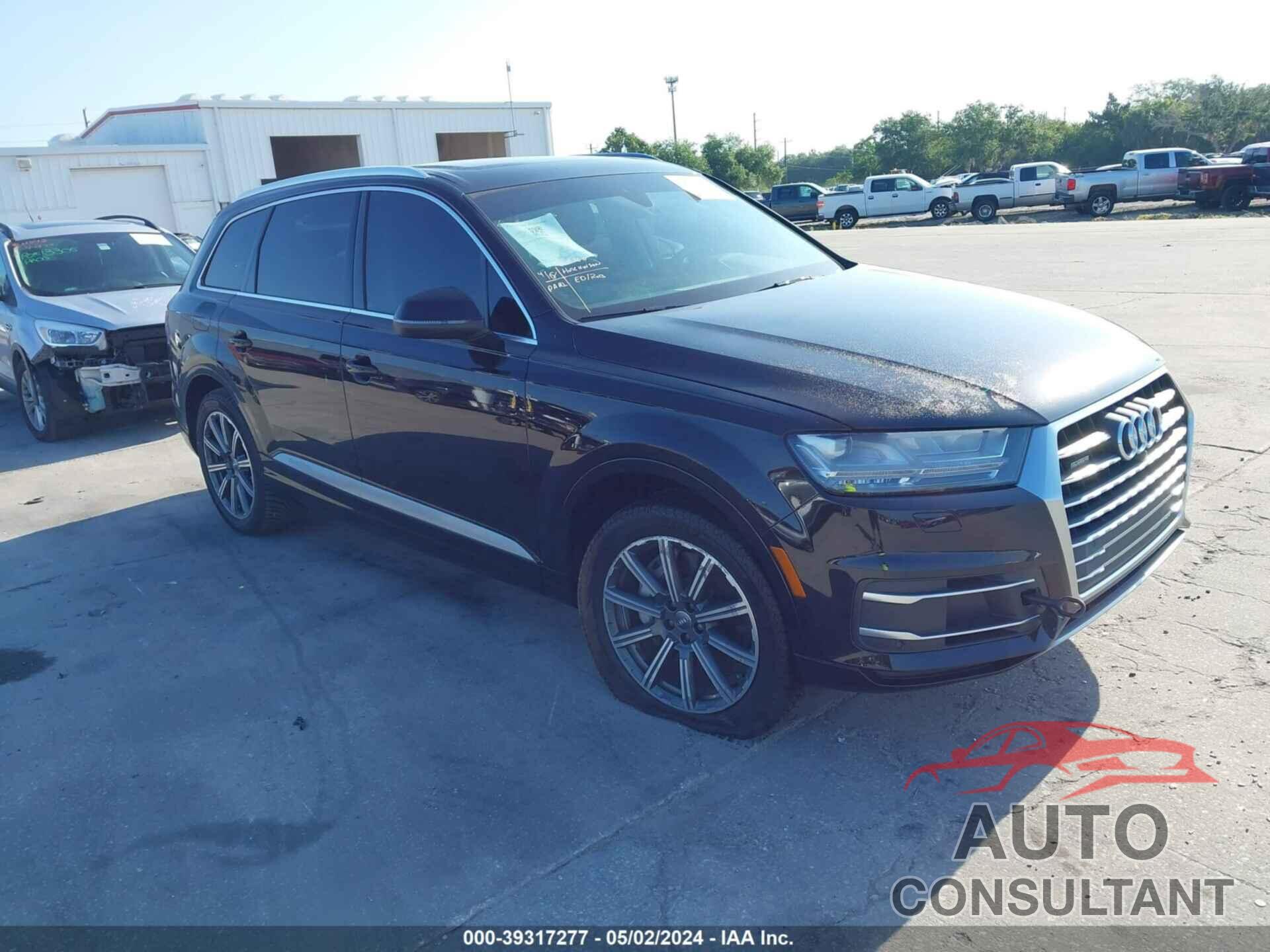 AUDI Q7 2019 - WA1LHAF70KD045901