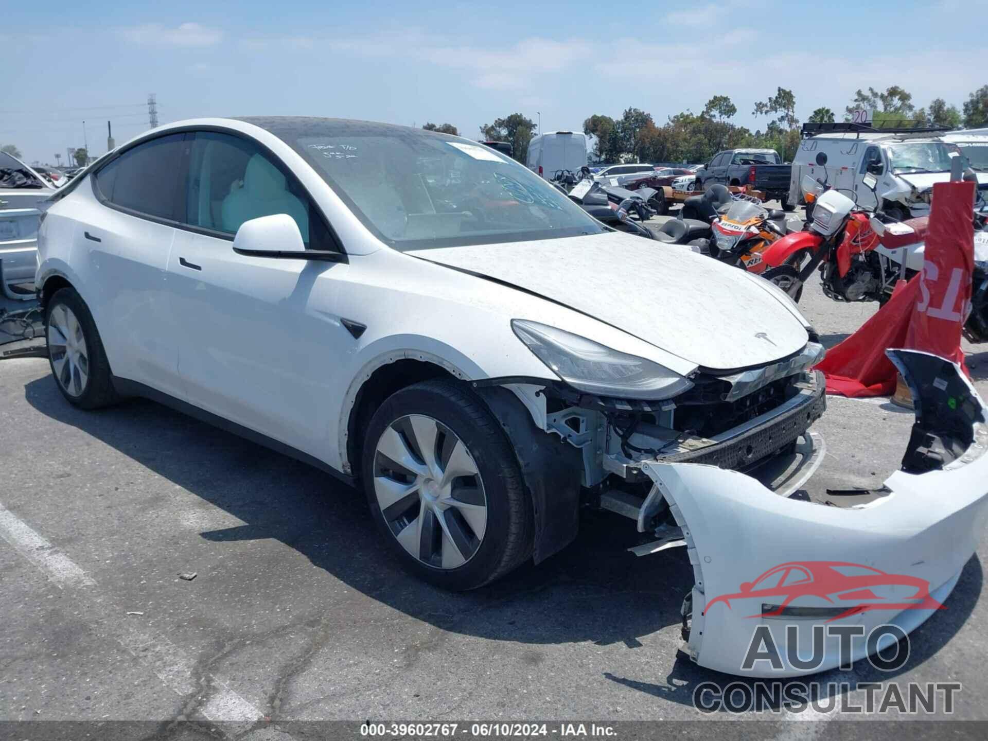 TESLA MODEL Y 2021 - 5YJYGDEE1MF306156