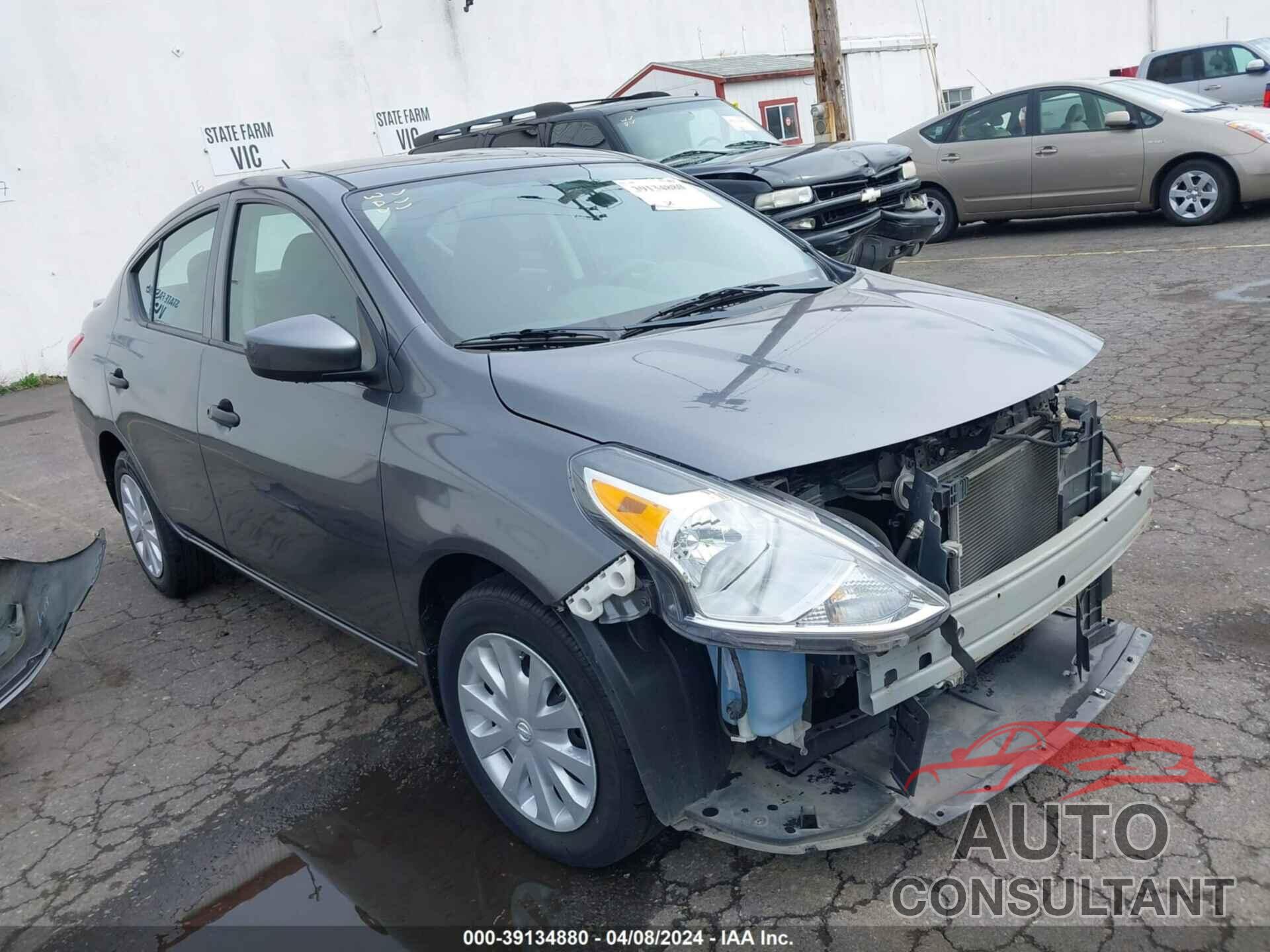 NISSAN VERSA 2018 - 3N1CN7AP7JL809859