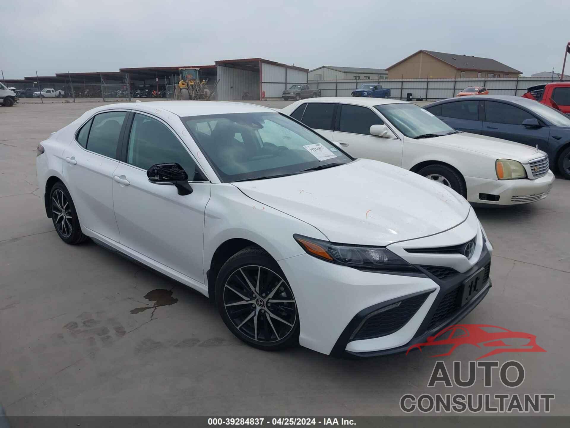 TOYOTA CAMRY 2024 - 4T1G11AK5RU209415