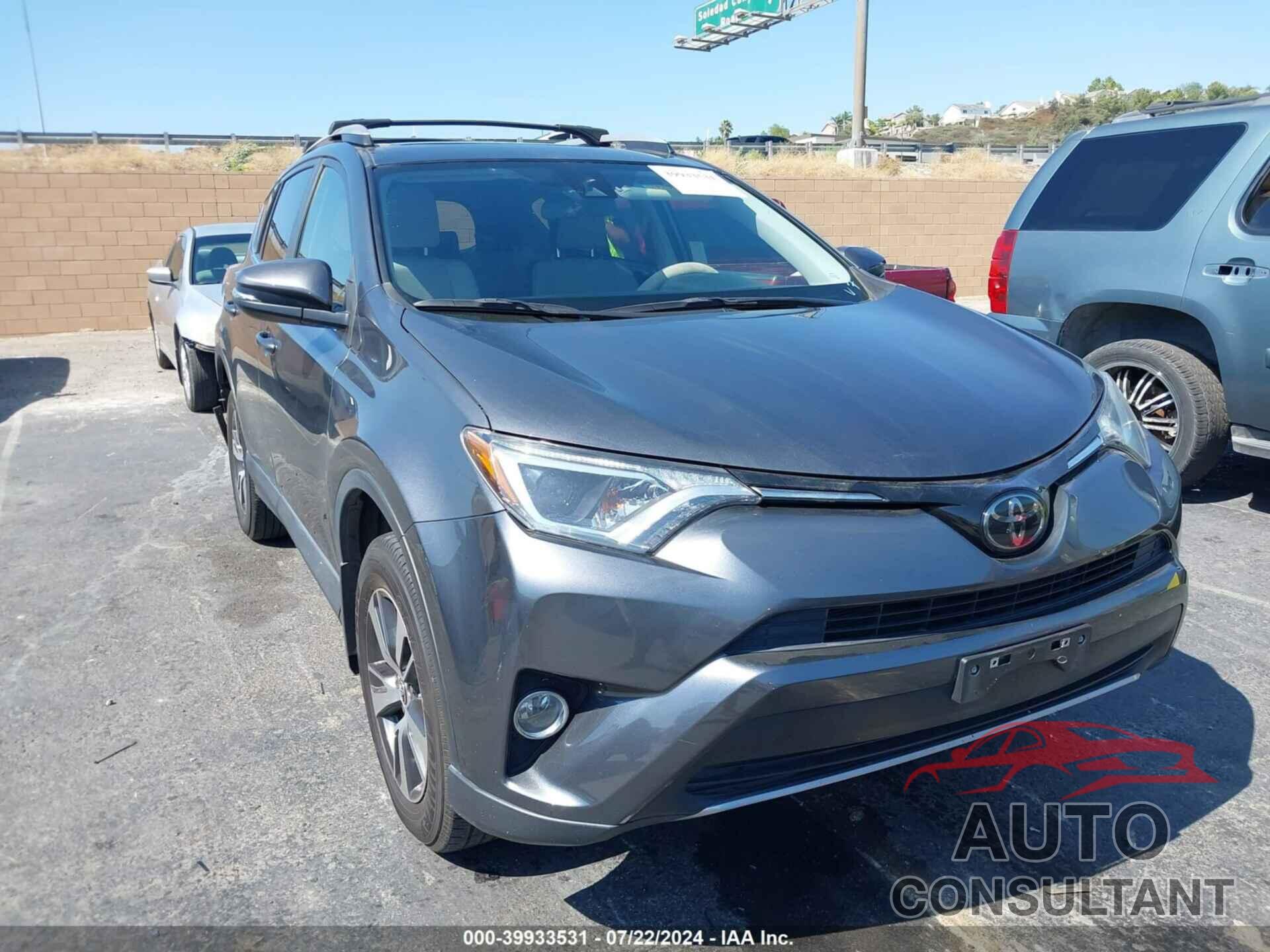 TOYOTA RAV4 2018 - JTMWFREV1JD116965