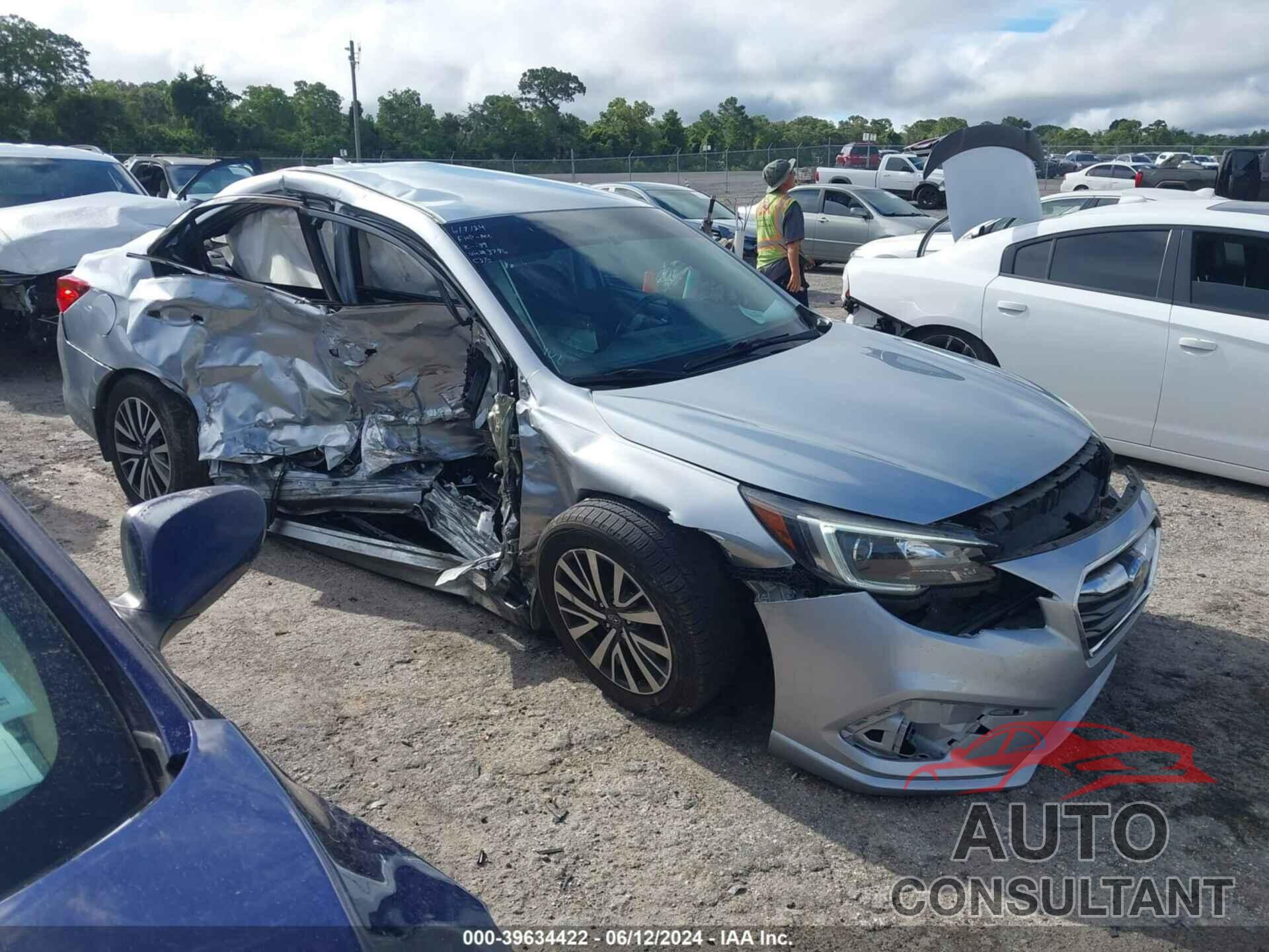 SUBARU LEGACY 2018 - 4S3BNAC64J3023796