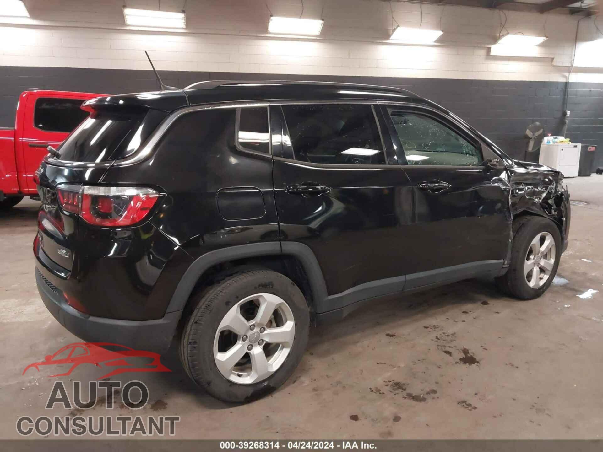 JEEP COMPASS 2018 - 3C4NJDBB7JT282425